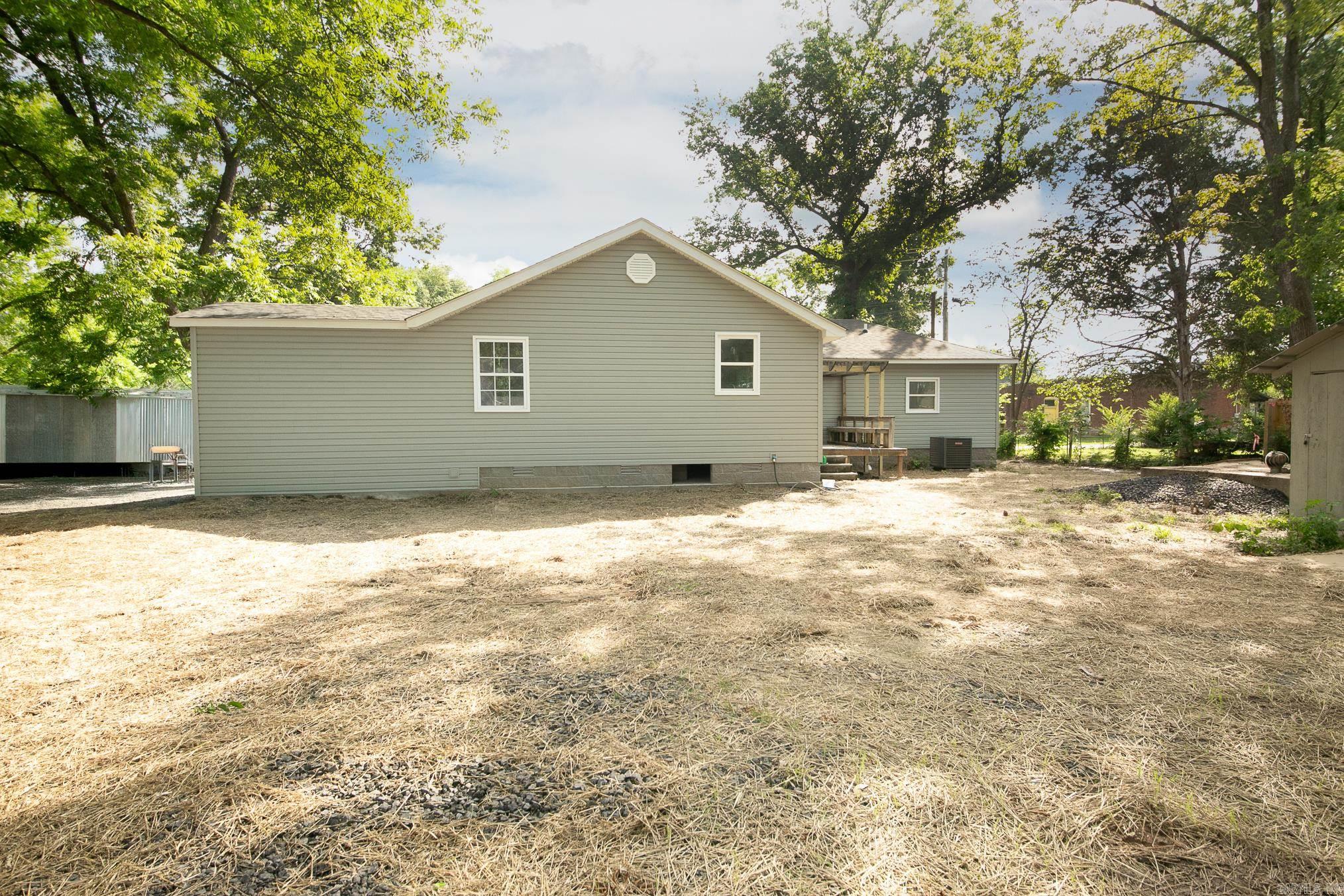 1550 E Main  Austin, AR