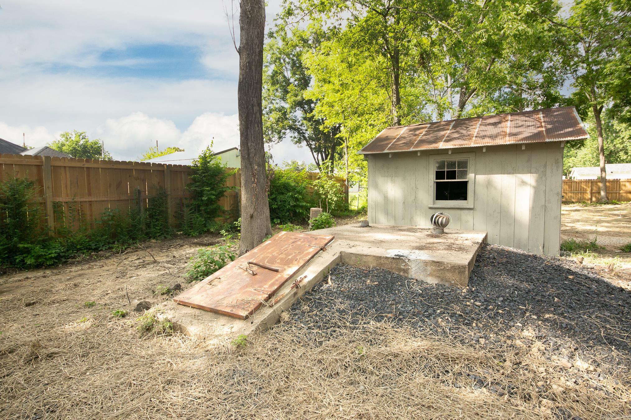 1550 E Main  Austin, AR