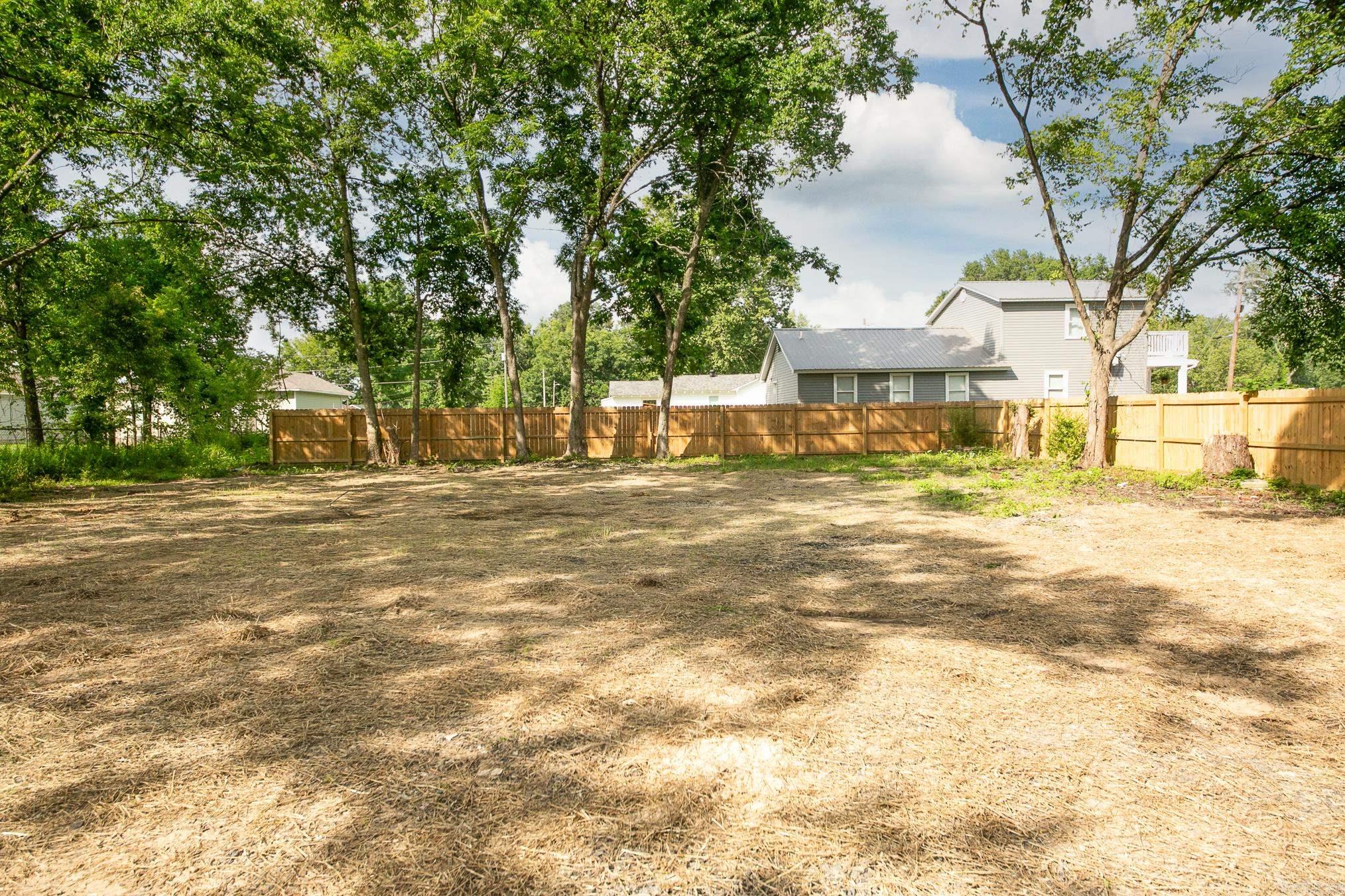 1550 E Main  Austin, AR