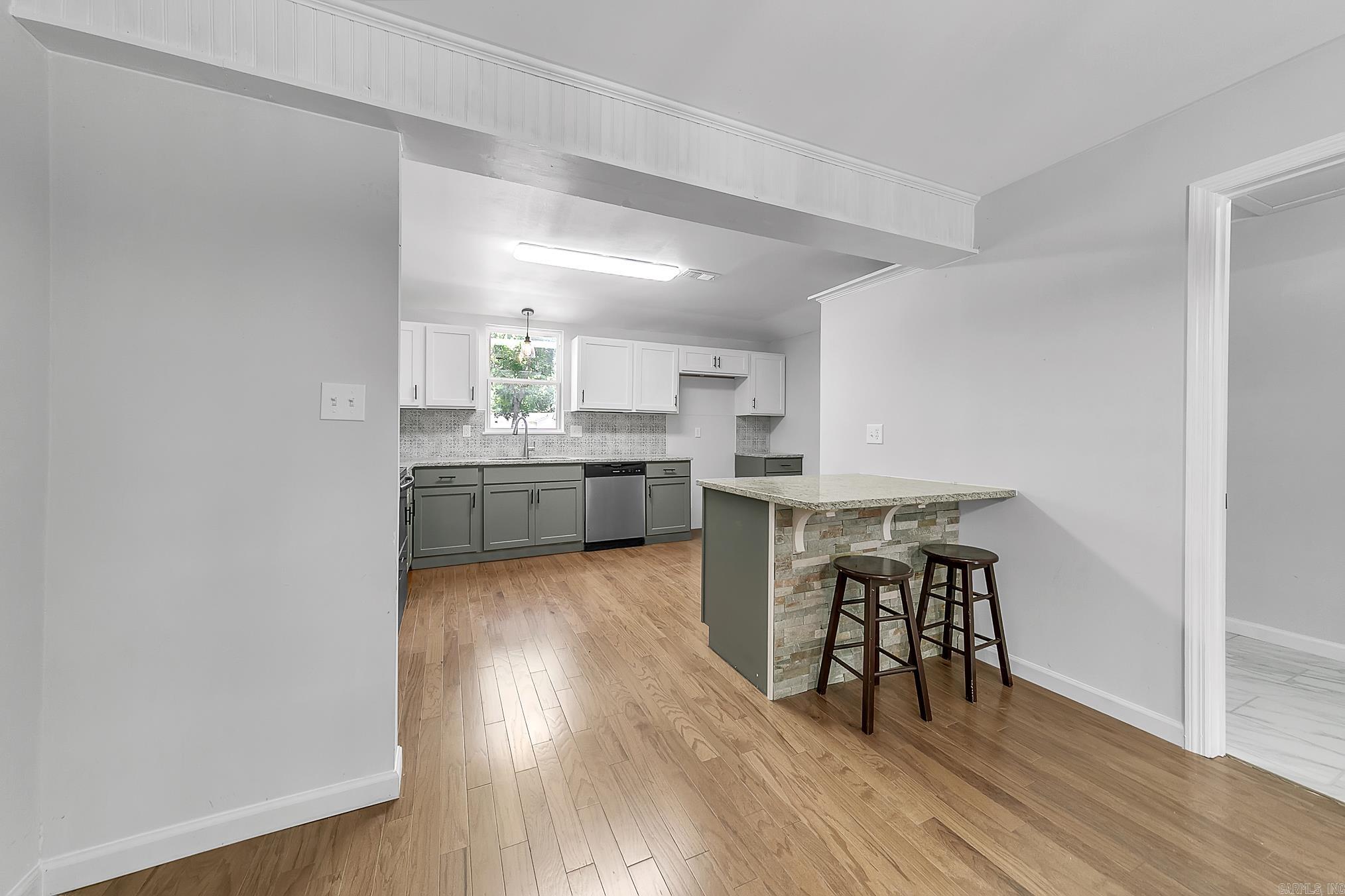 1550 E Main  Austin, AR