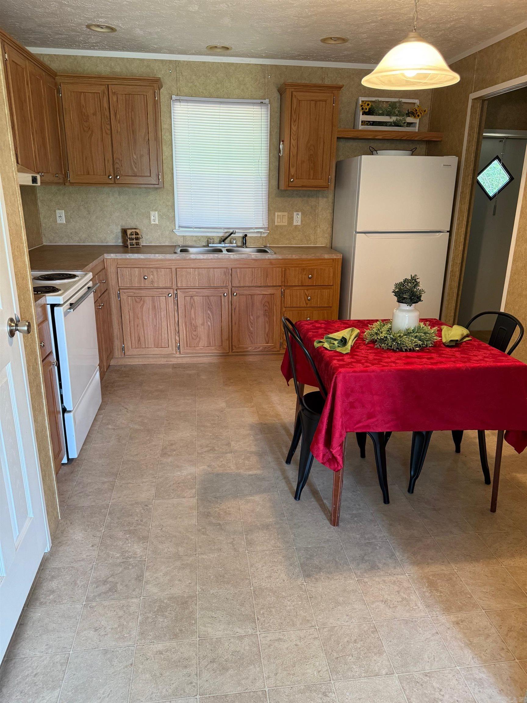 14775 84  Bismarck, AR
