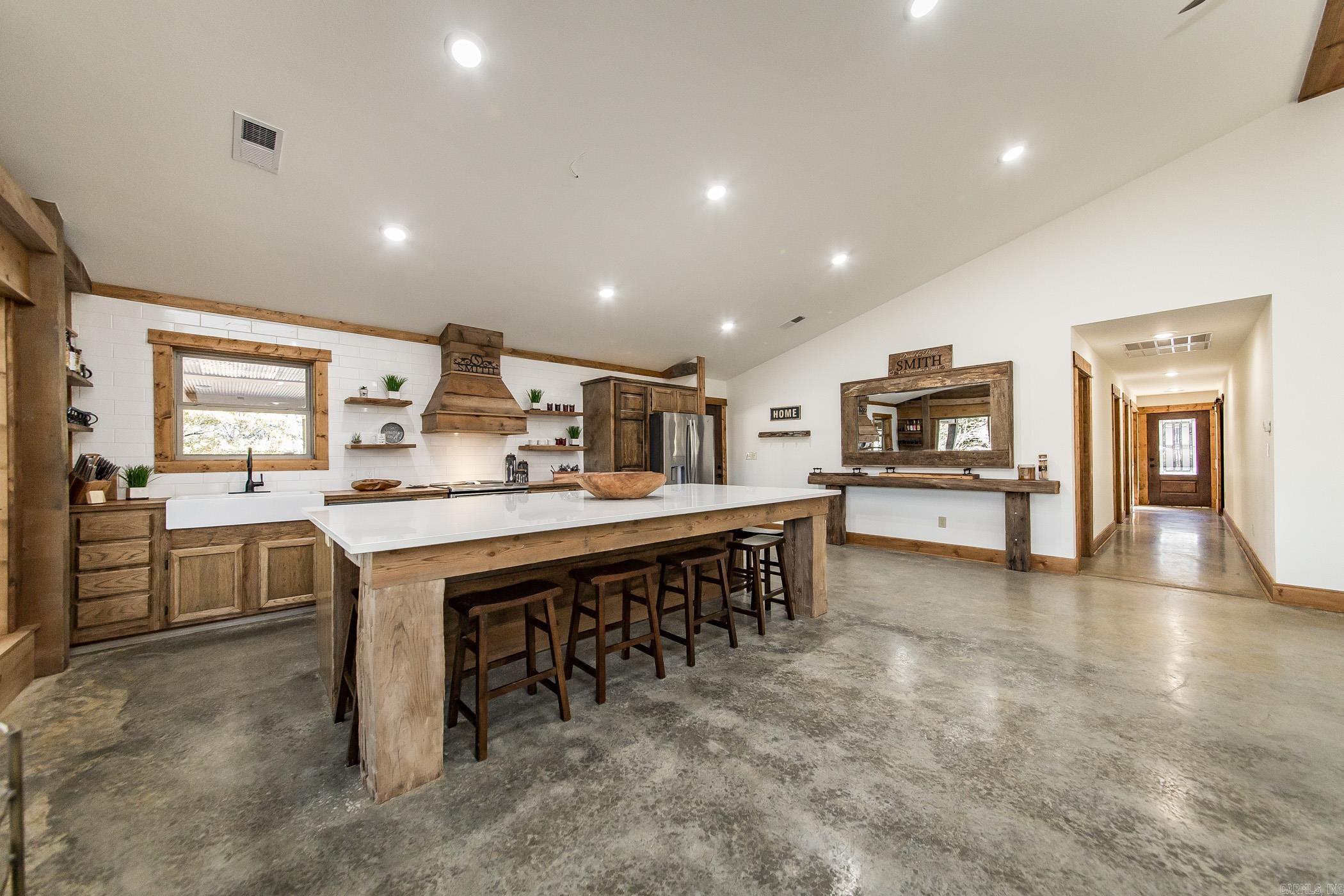 101 Starfield Rd East  Greers Ferry, AR