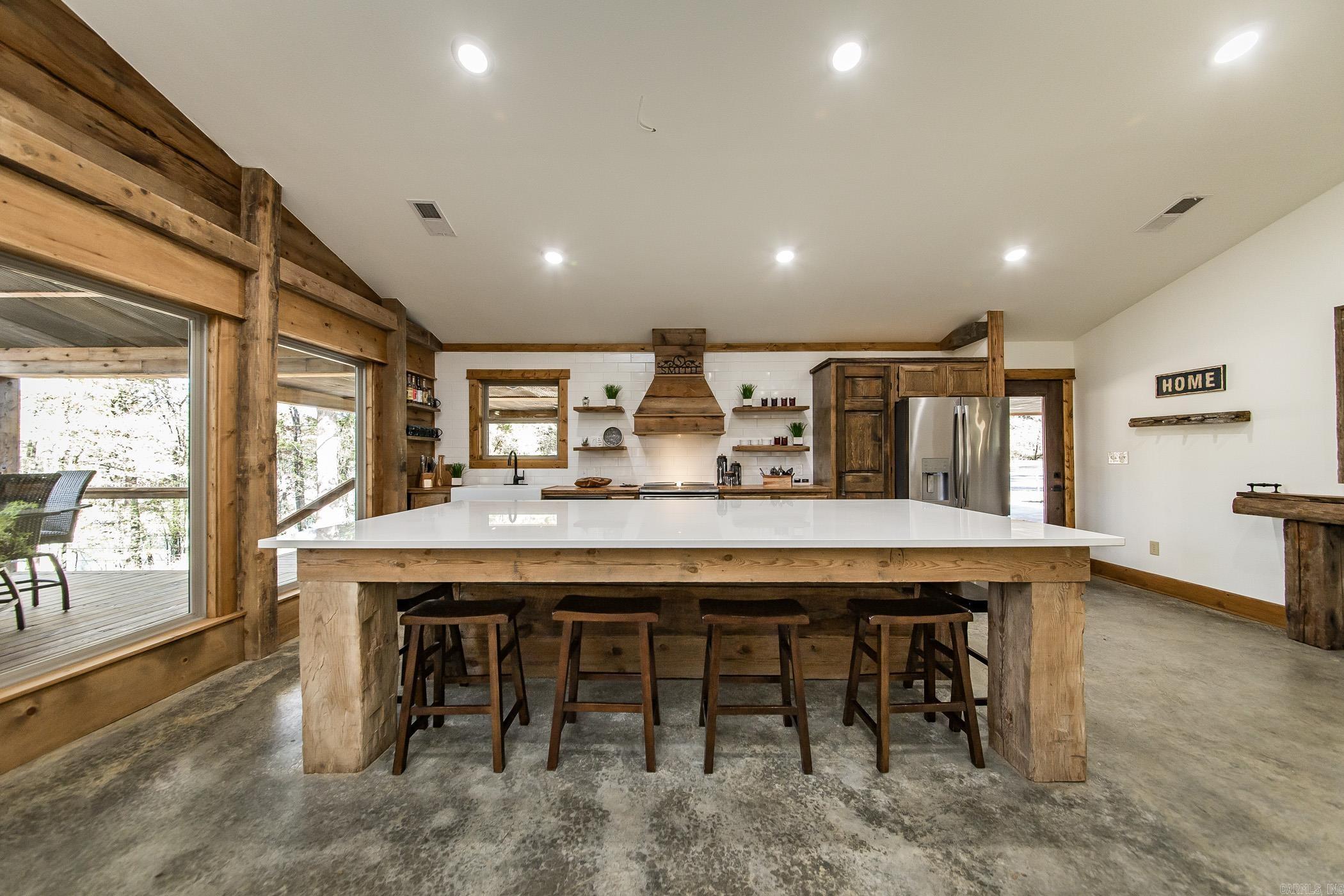 101 Starfield Rd East  Greers Ferry, AR