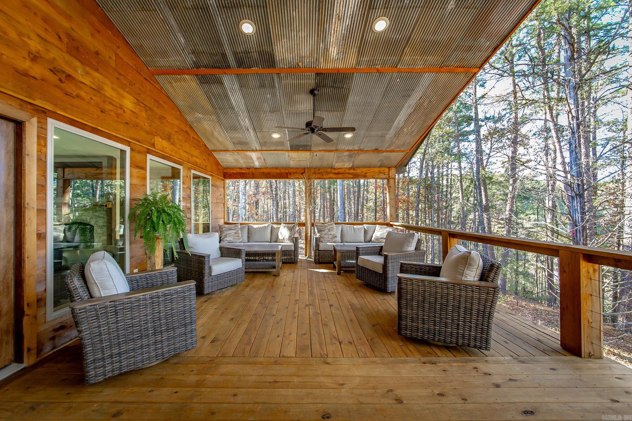 101 Starfield Rd East  Greers Ferry, AR