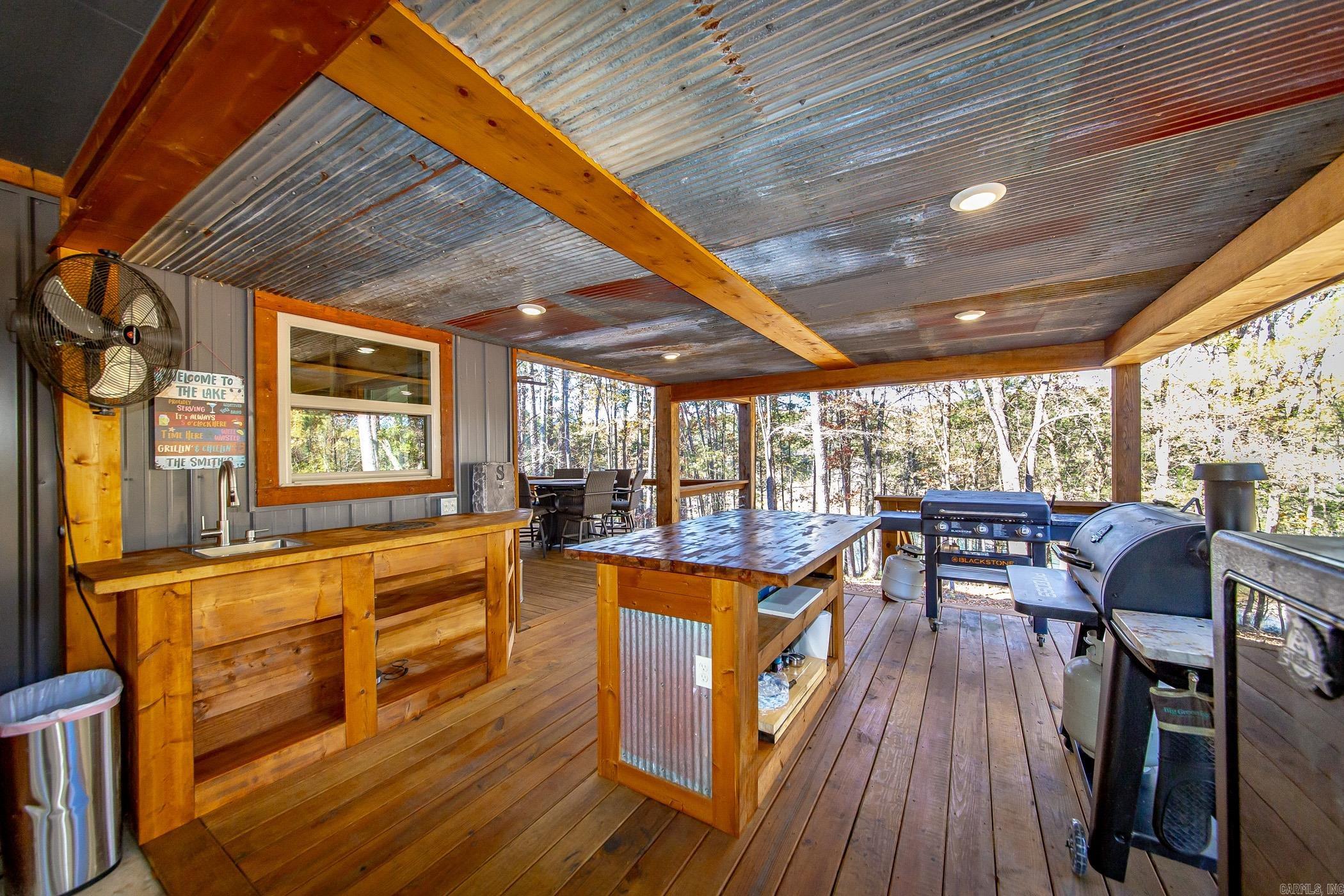 101 Starfield Rd East  Greers Ferry, AR