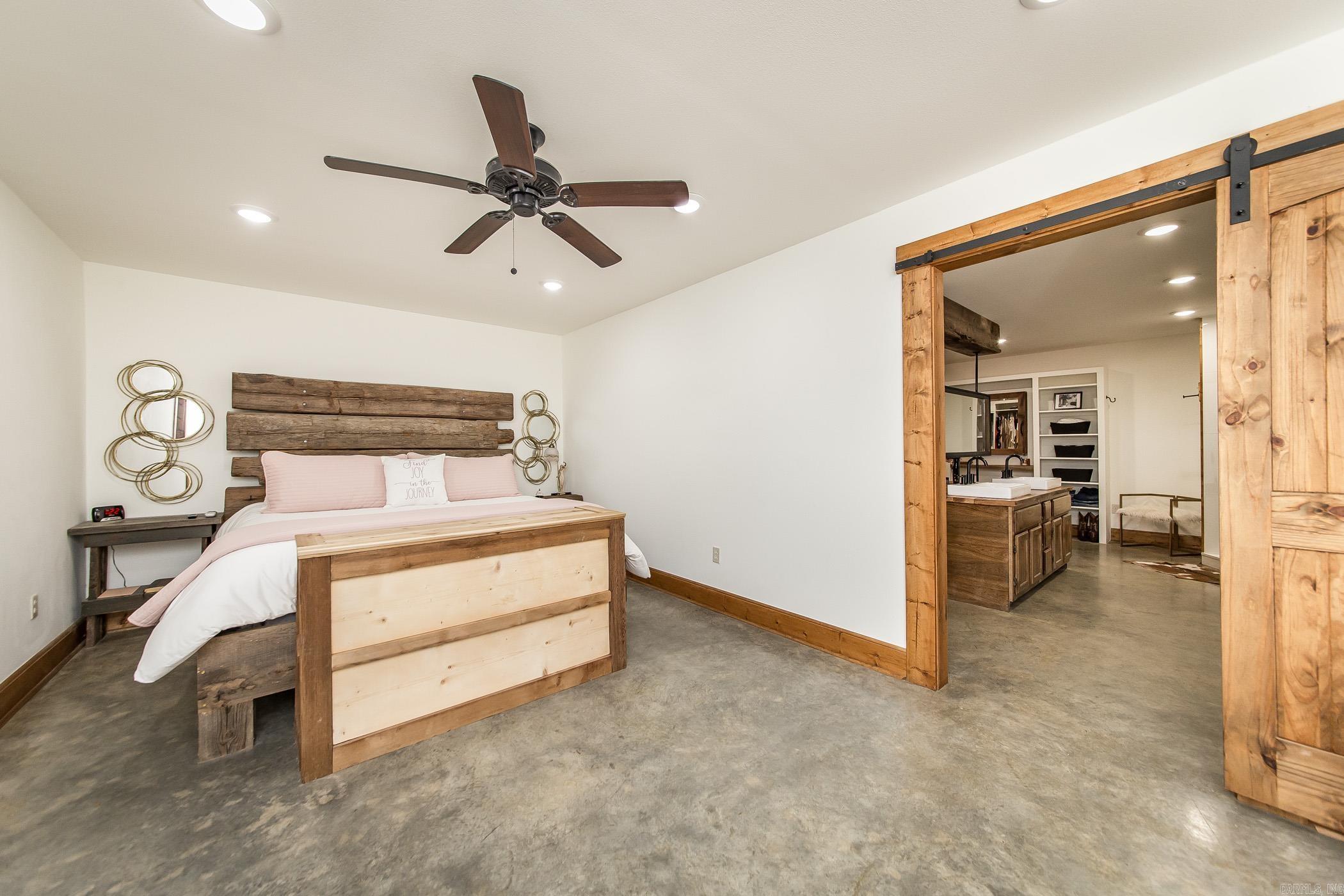 101 Starfield Rd East  Greers Ferry, AR