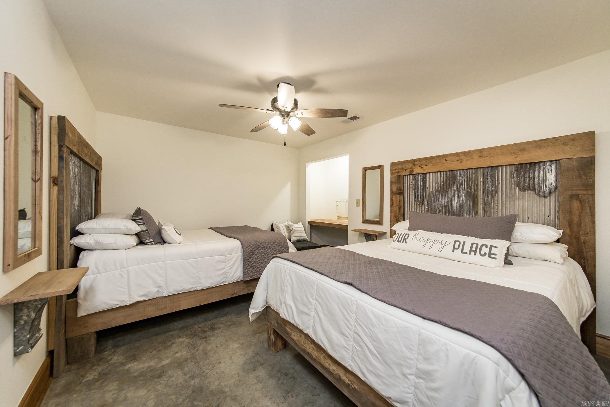 101 Starfield Rd East  Greers Ferry, AR