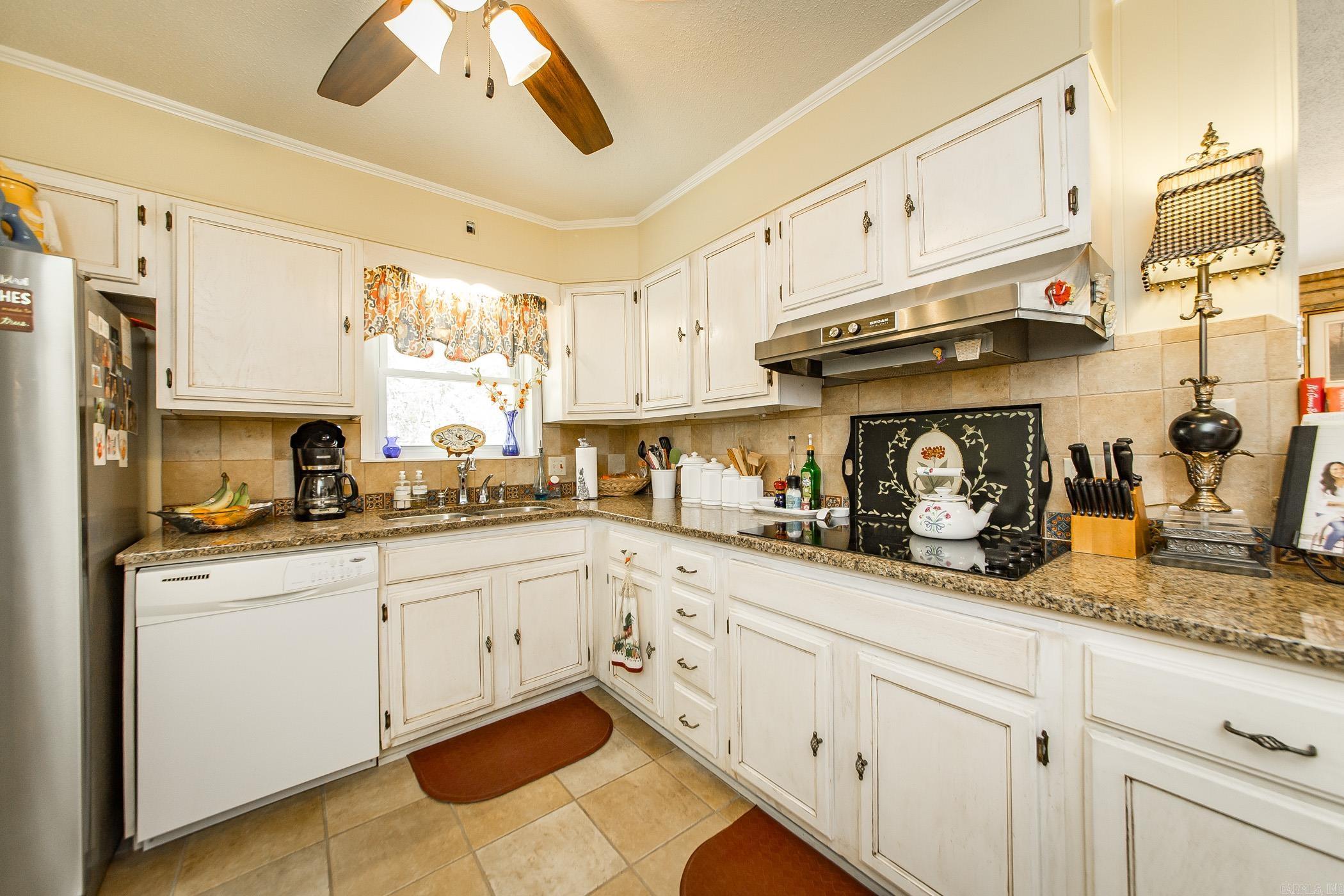 20 Lochland  Greers Ferry, AR