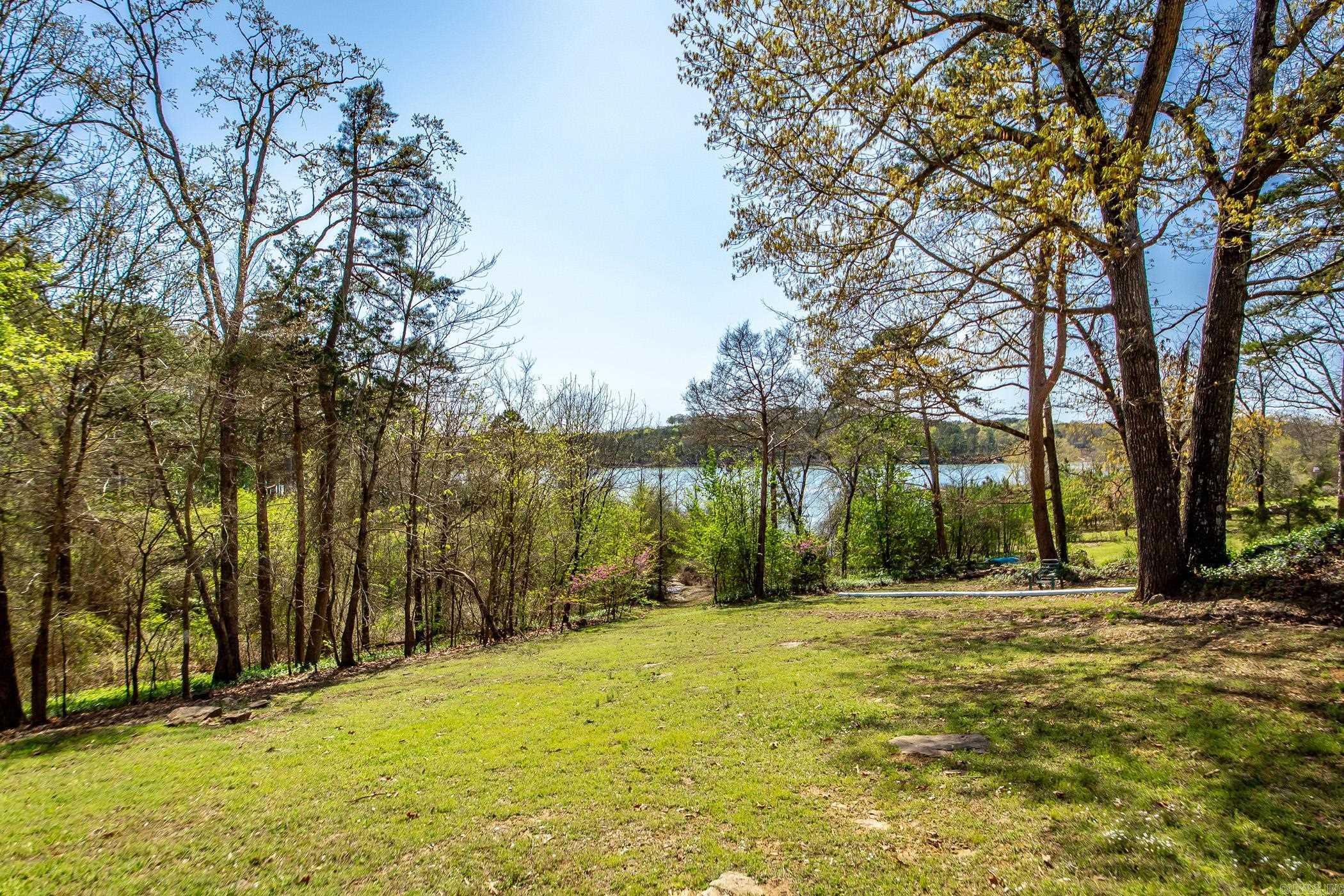 20 Lochland  Greers Ferry, AR