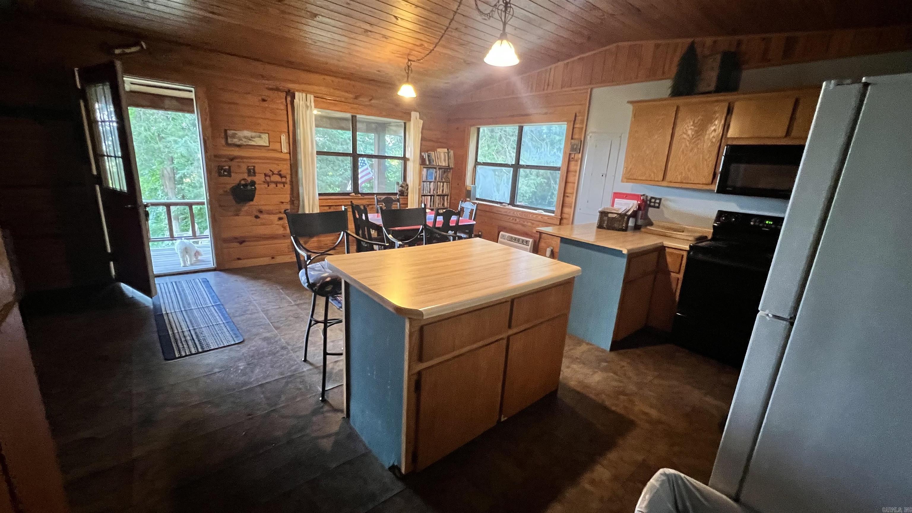 493 Crow  Marshall, AR