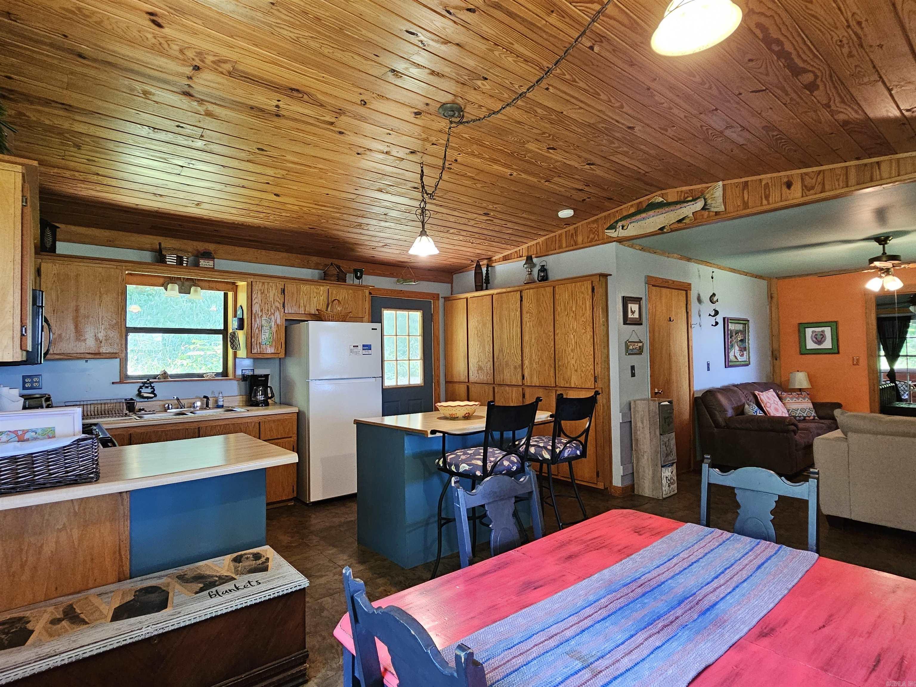 493 Crow  Marshall, AR