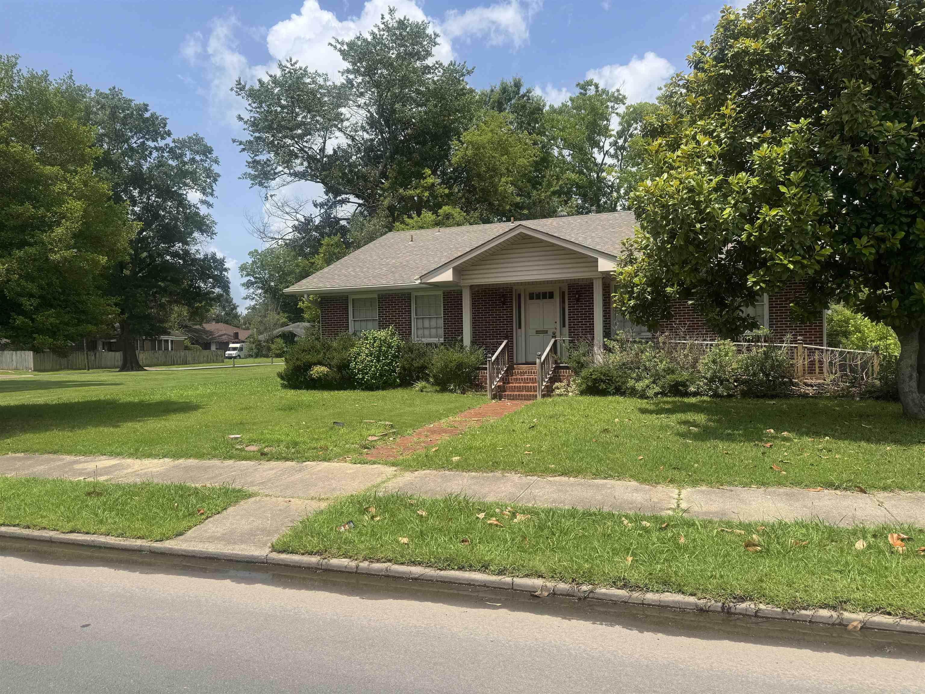 1616 S Cherry  Pine Bluff, AR