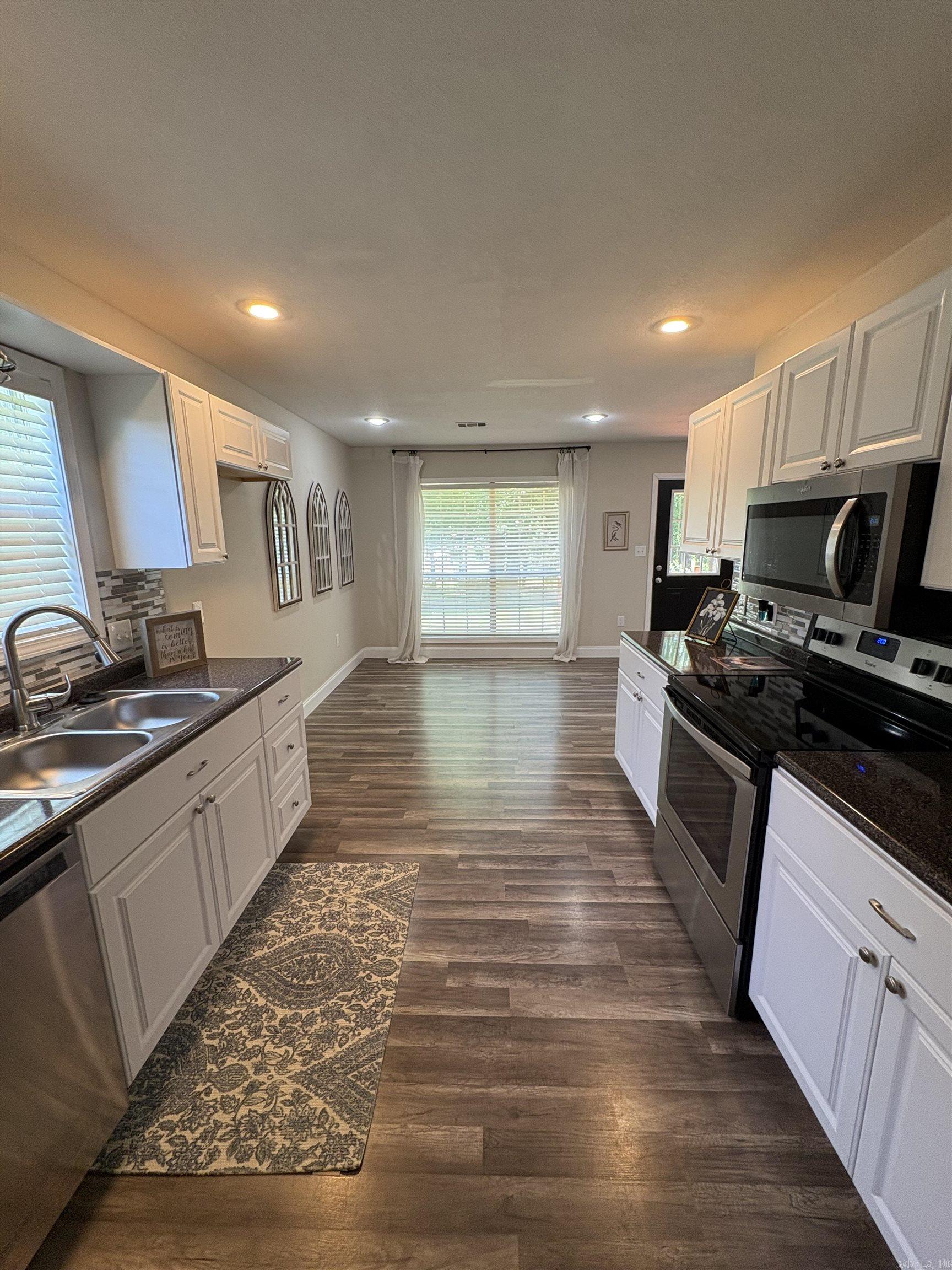 303 N Center Hill Rd  Paragould, AR