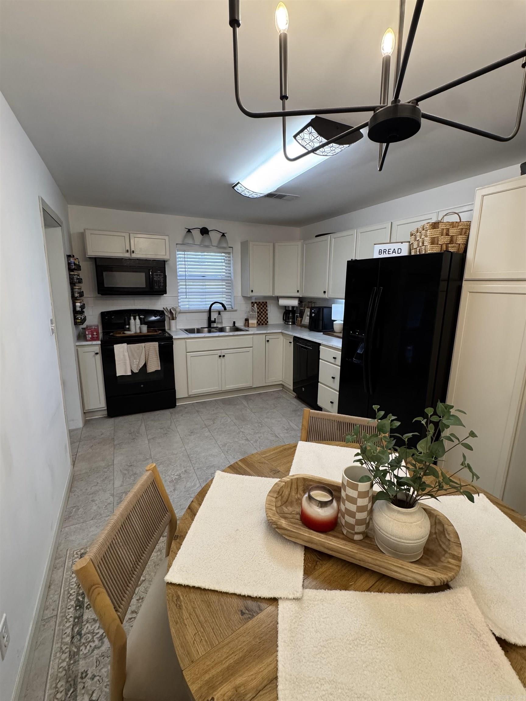 117 S Briarwood  Sheridan, AR