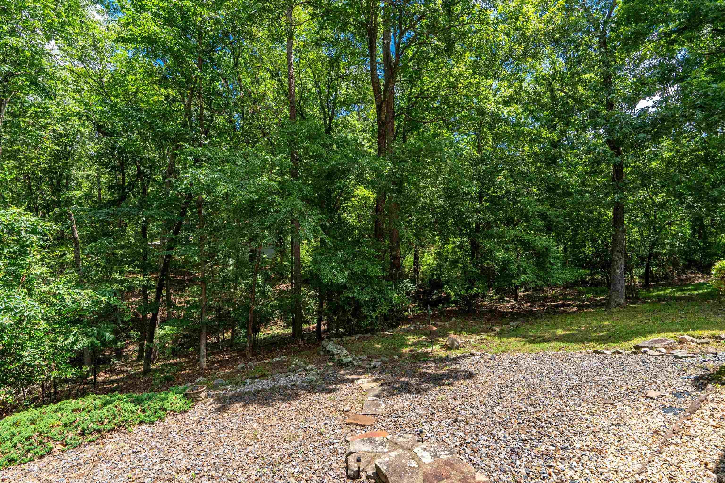3 Tai  Hot Springs Village, AR