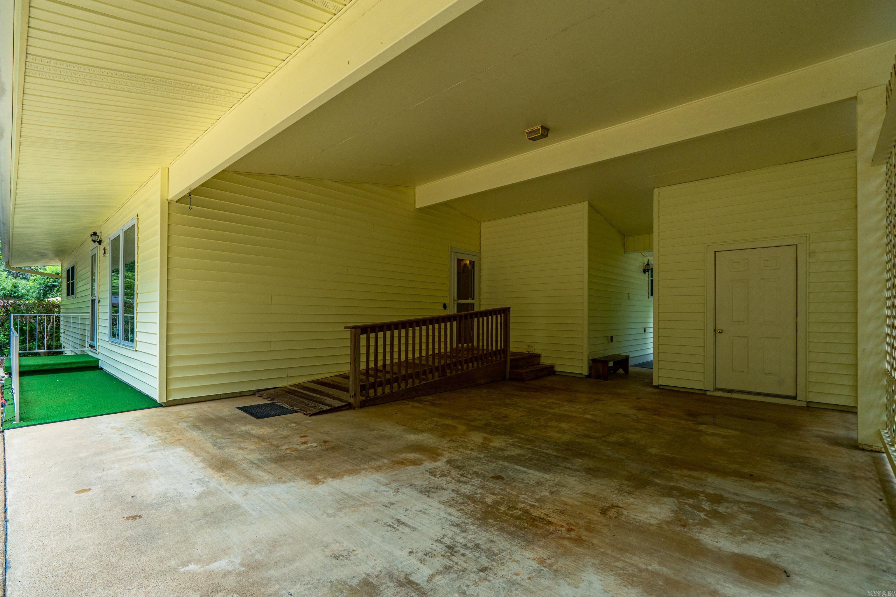 3 Tai  Hot Springs Village, AR