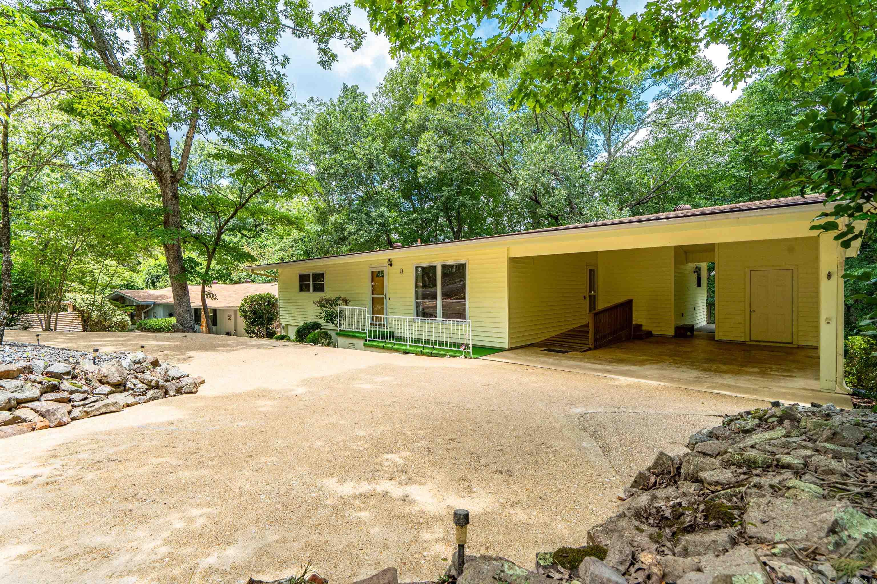 3 Tai  Hot Springs Village, AR