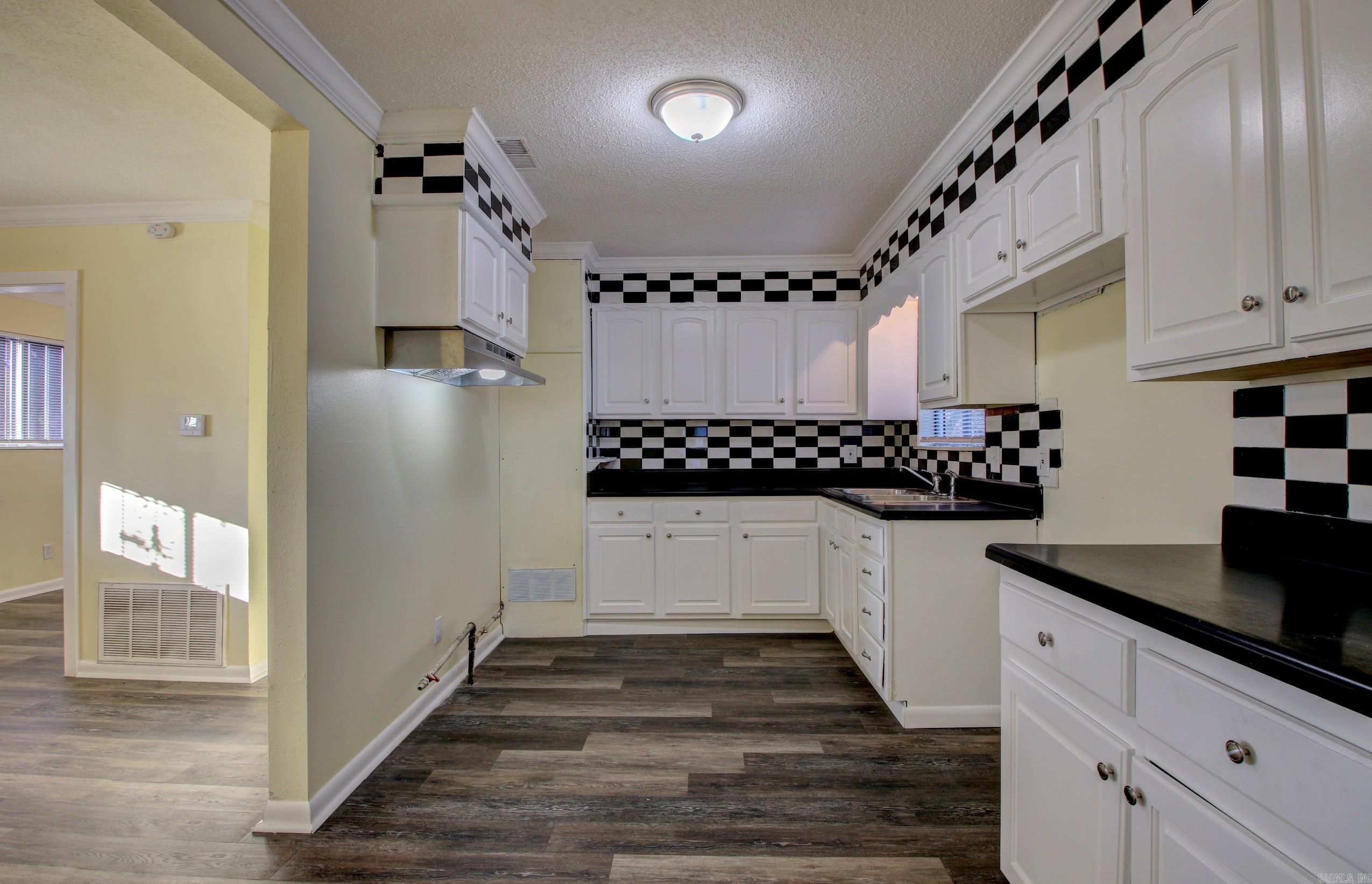 9425 S 365  Little Rock, AR