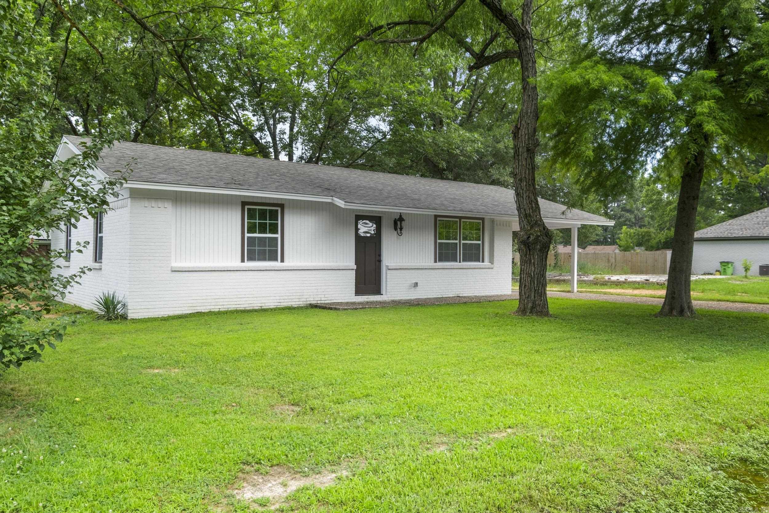 1207 Oakdale  Lonoke, AR
