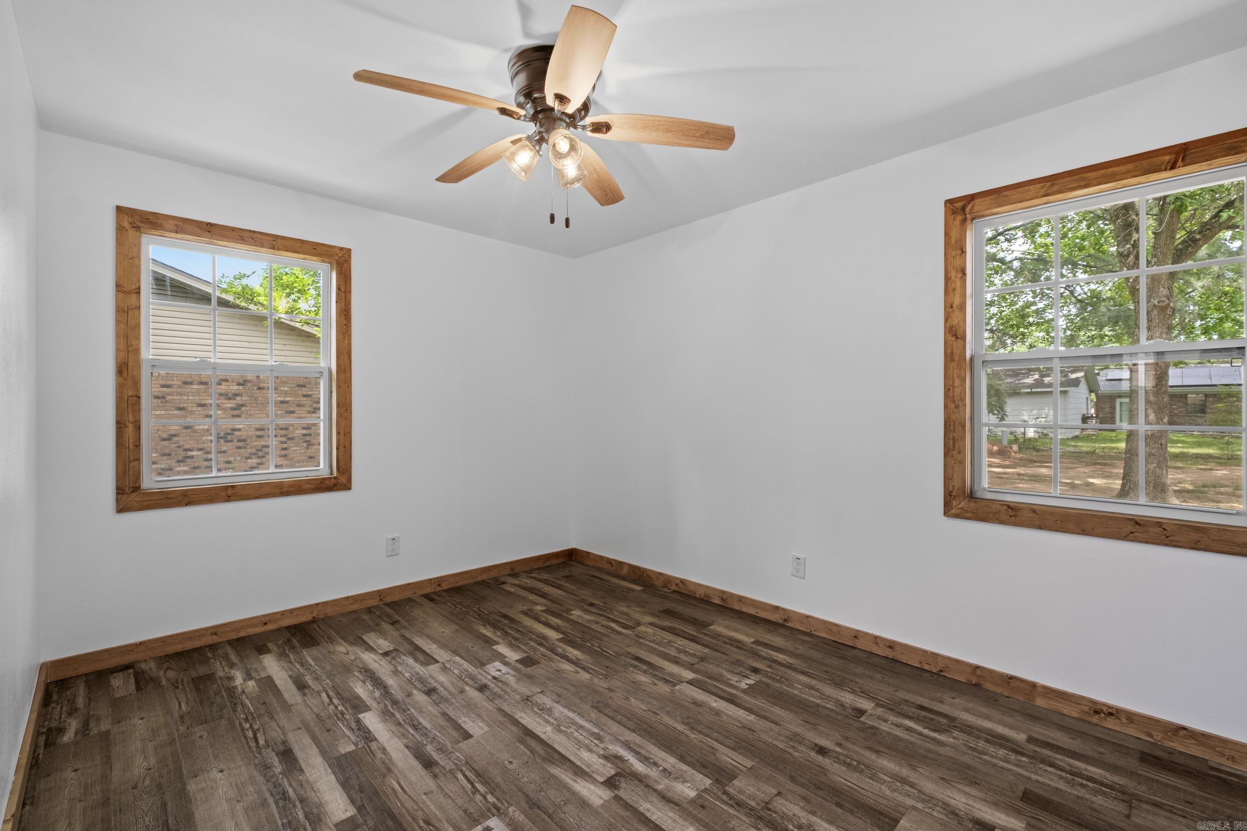 1207 Oakdale  Lonoke, AR