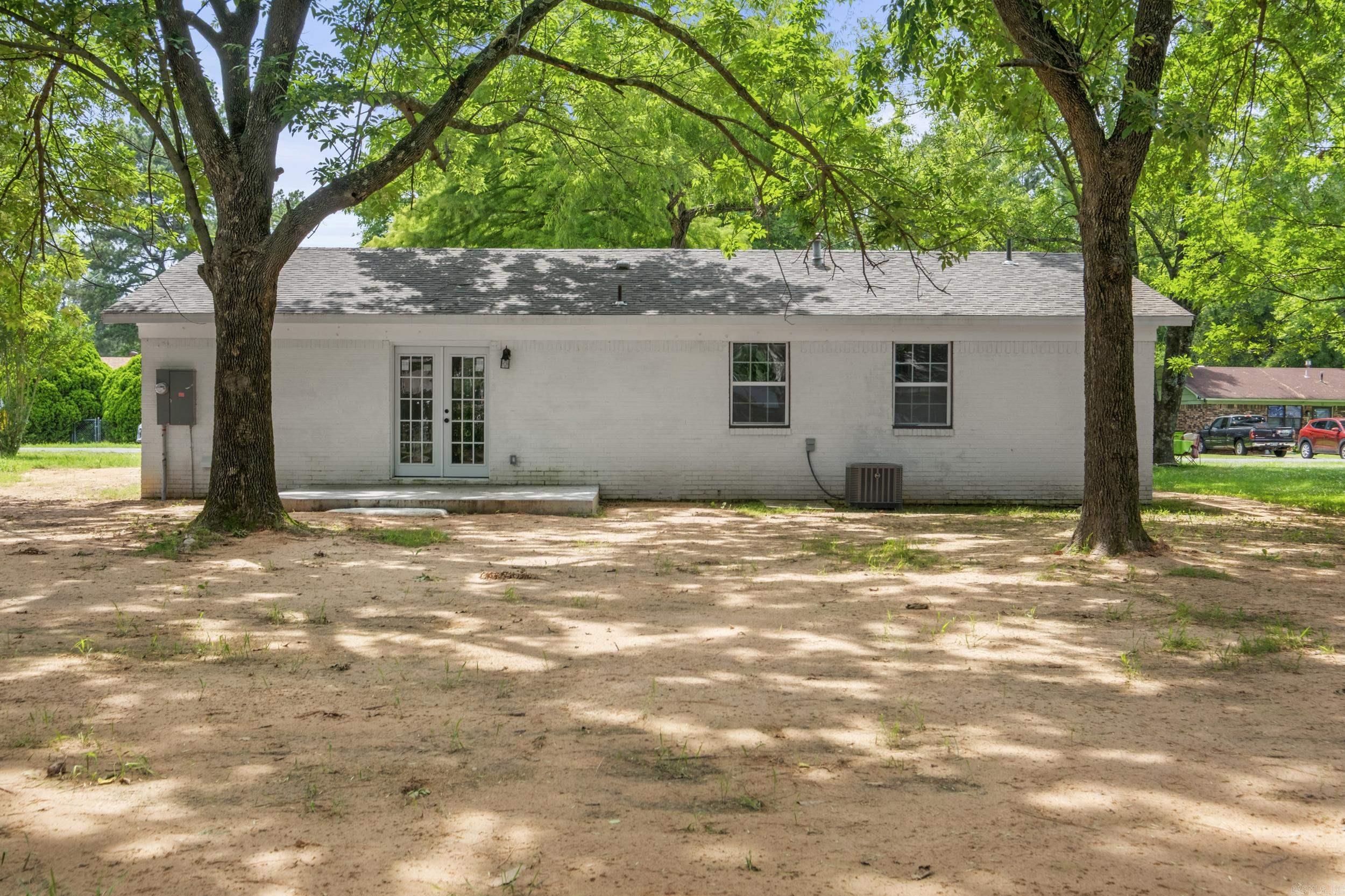 1207 Oakdale  Lonoke, AR