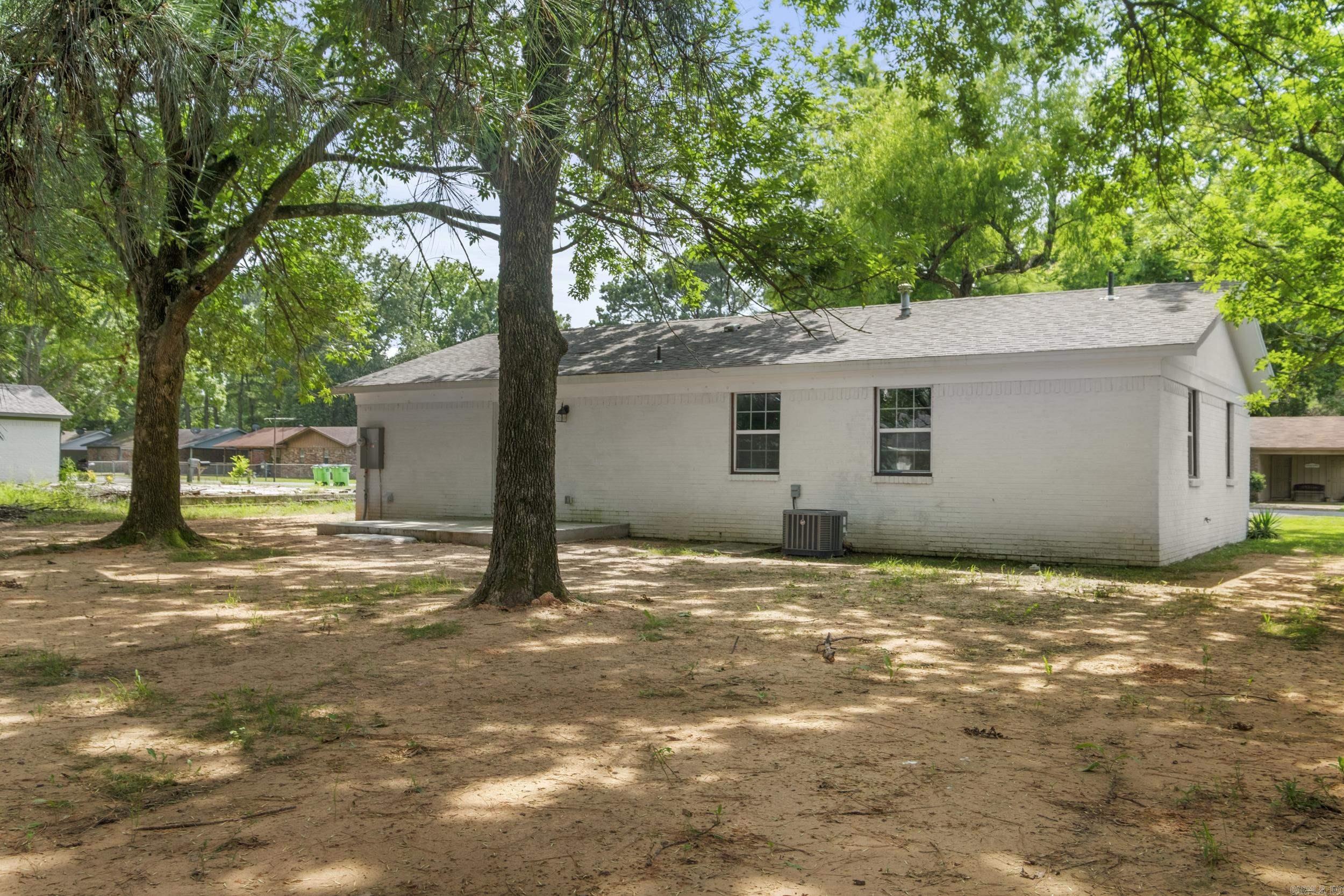 1207 Oakdale  Lonoke, AR