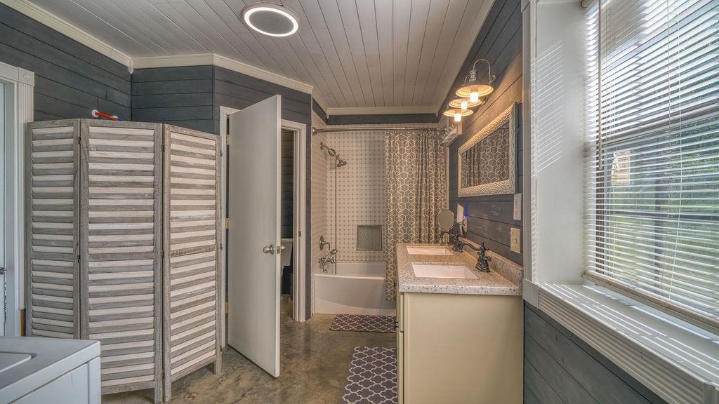 208 Lawrence 262  Powhatan, AR