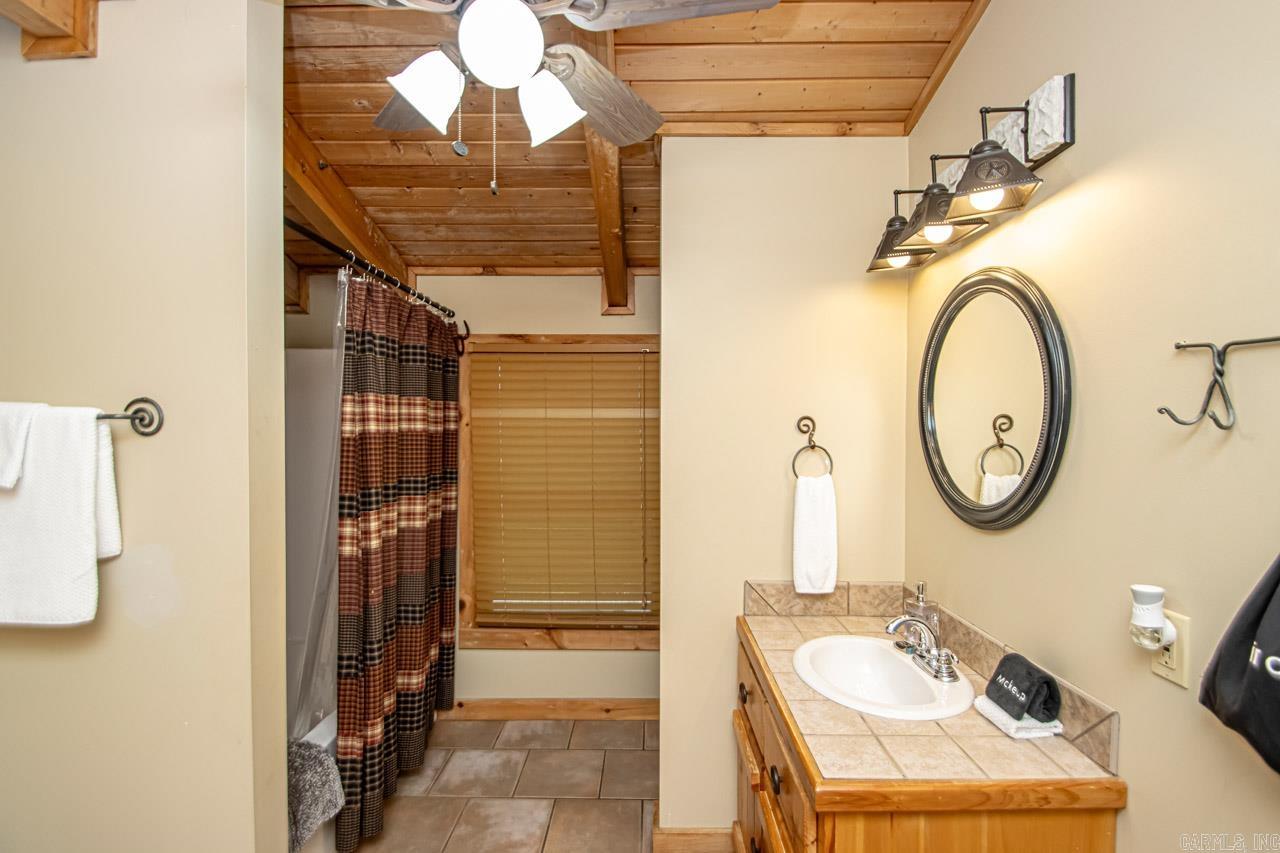 1415 Lakeshore  Hot Springs, AR