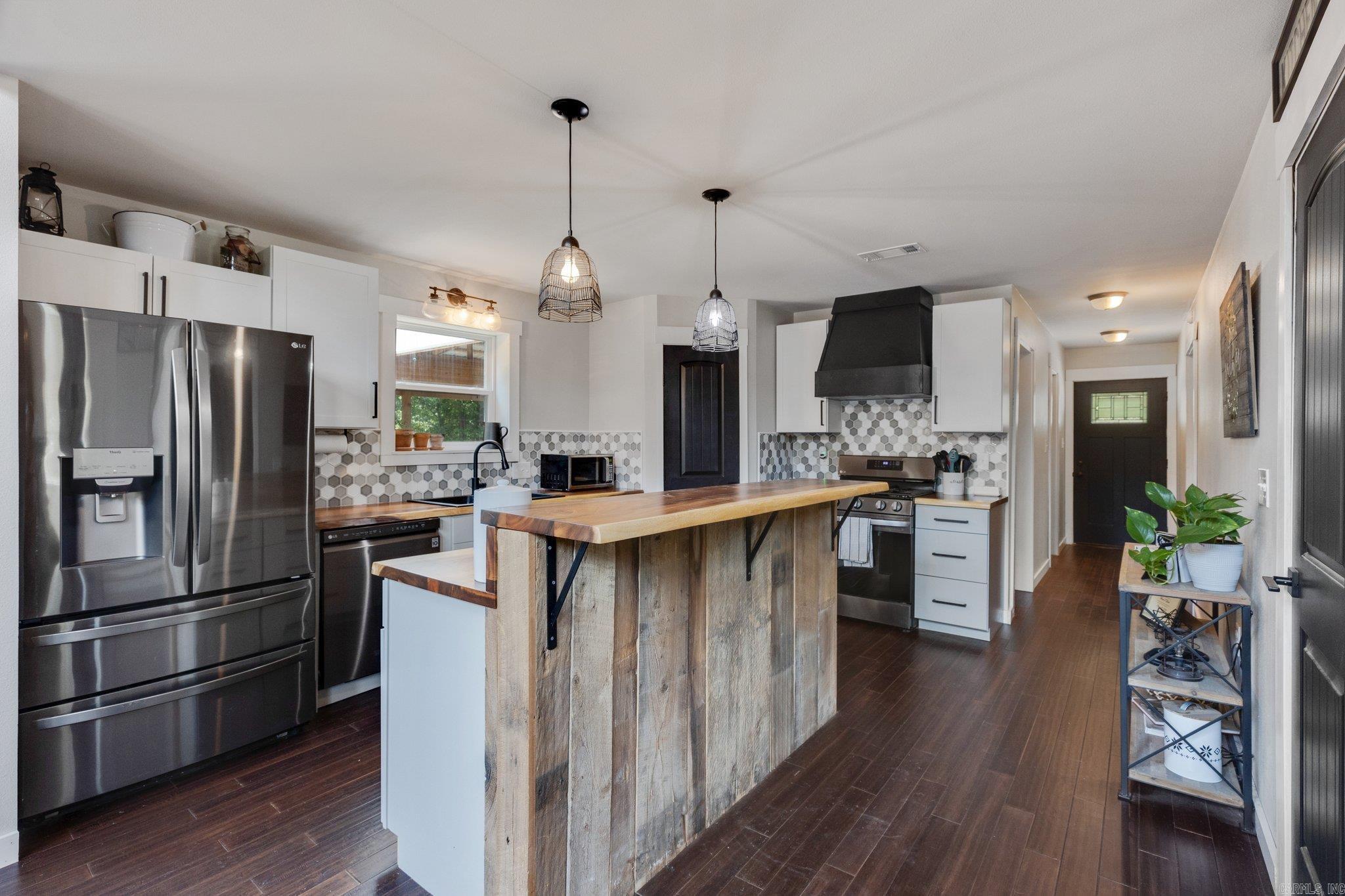 8251 Autumnwood  Mabelvale, AR