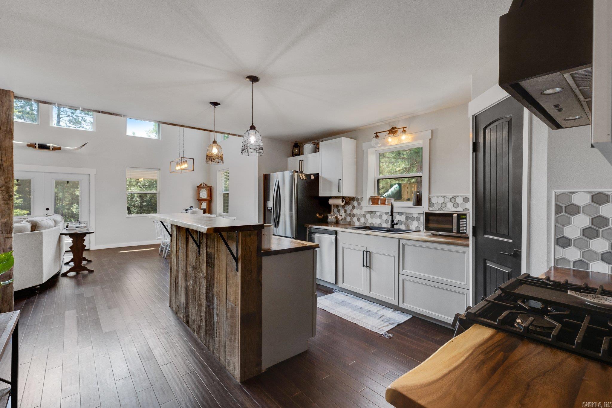 8251 Autumnwood  Mabelvale, AR