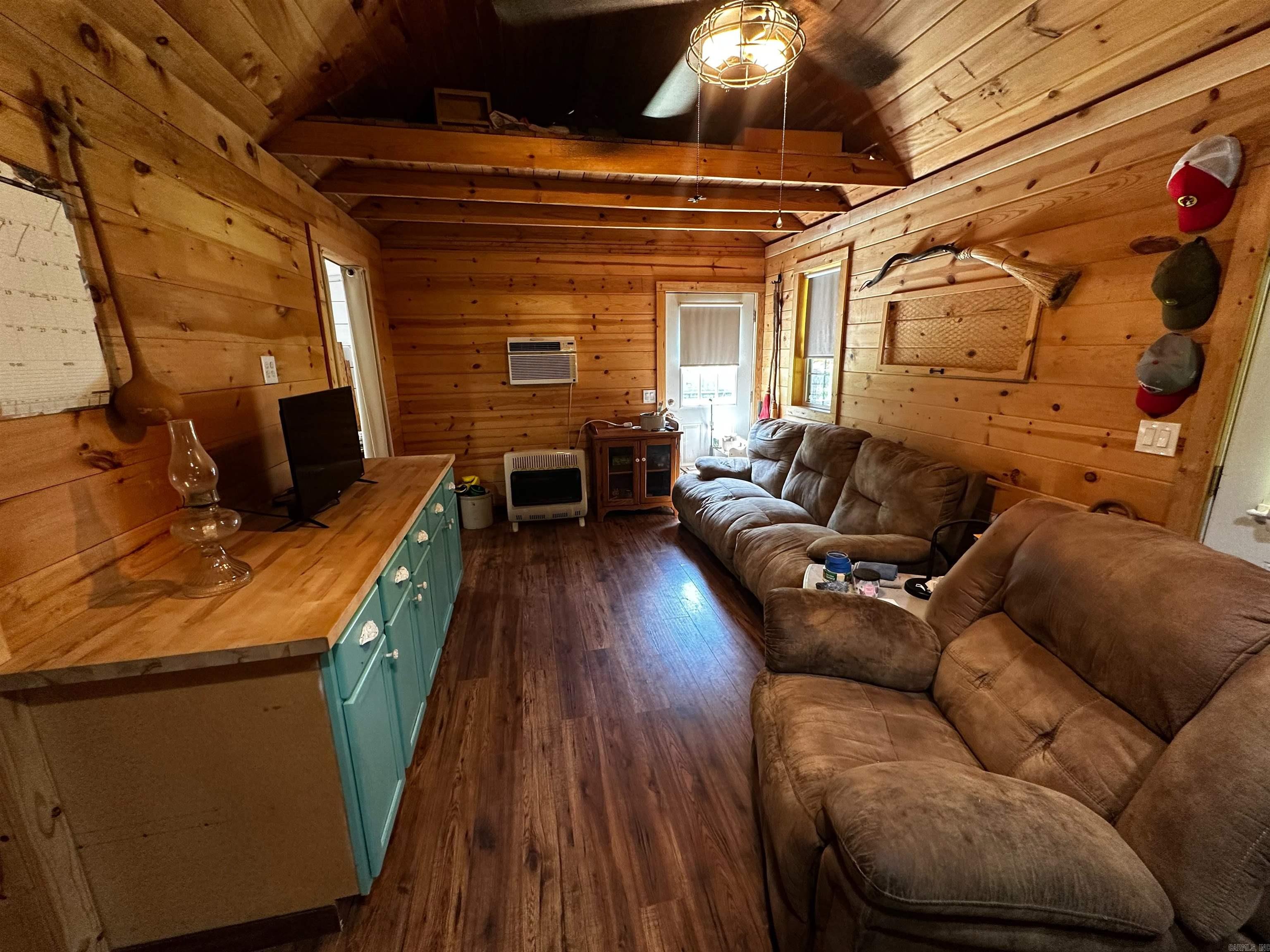 25846 E Highway 14  Mountain View, AR