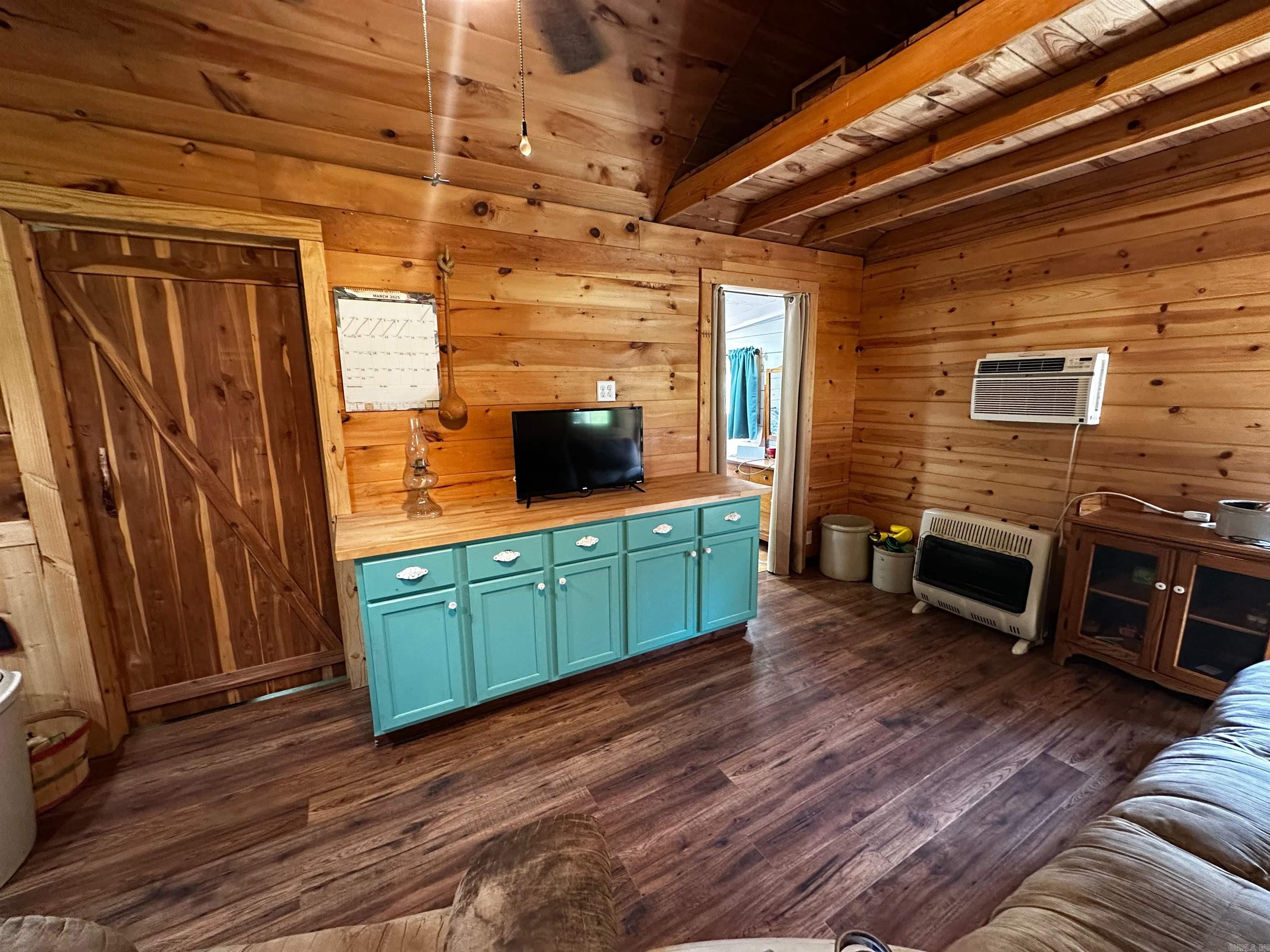 25846 E Highway 14  Mountain View, AR