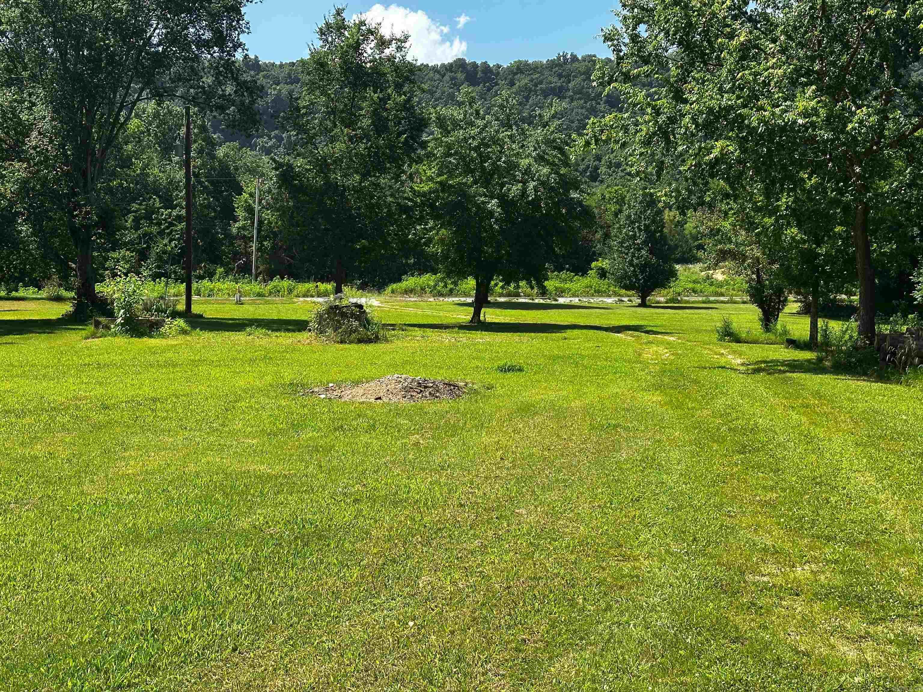 25846 E Highway 14  Mountain View, AR