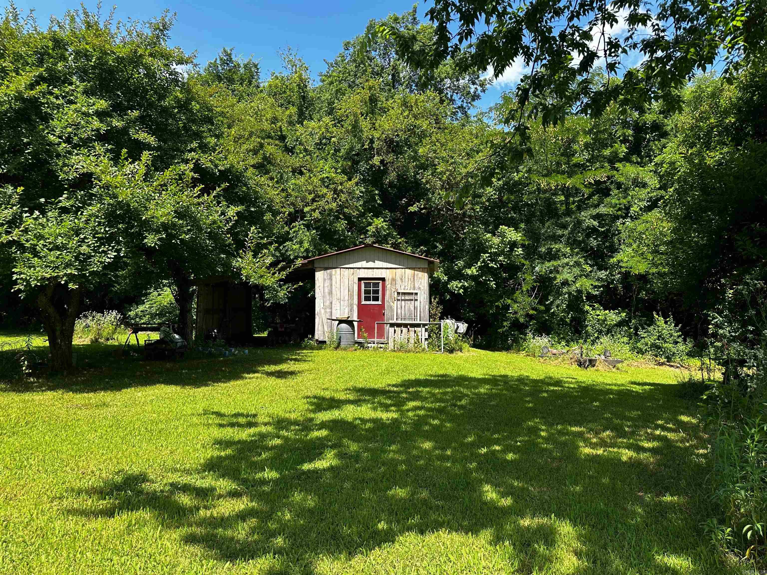 25846 E Highway 14  Mountain View, AR