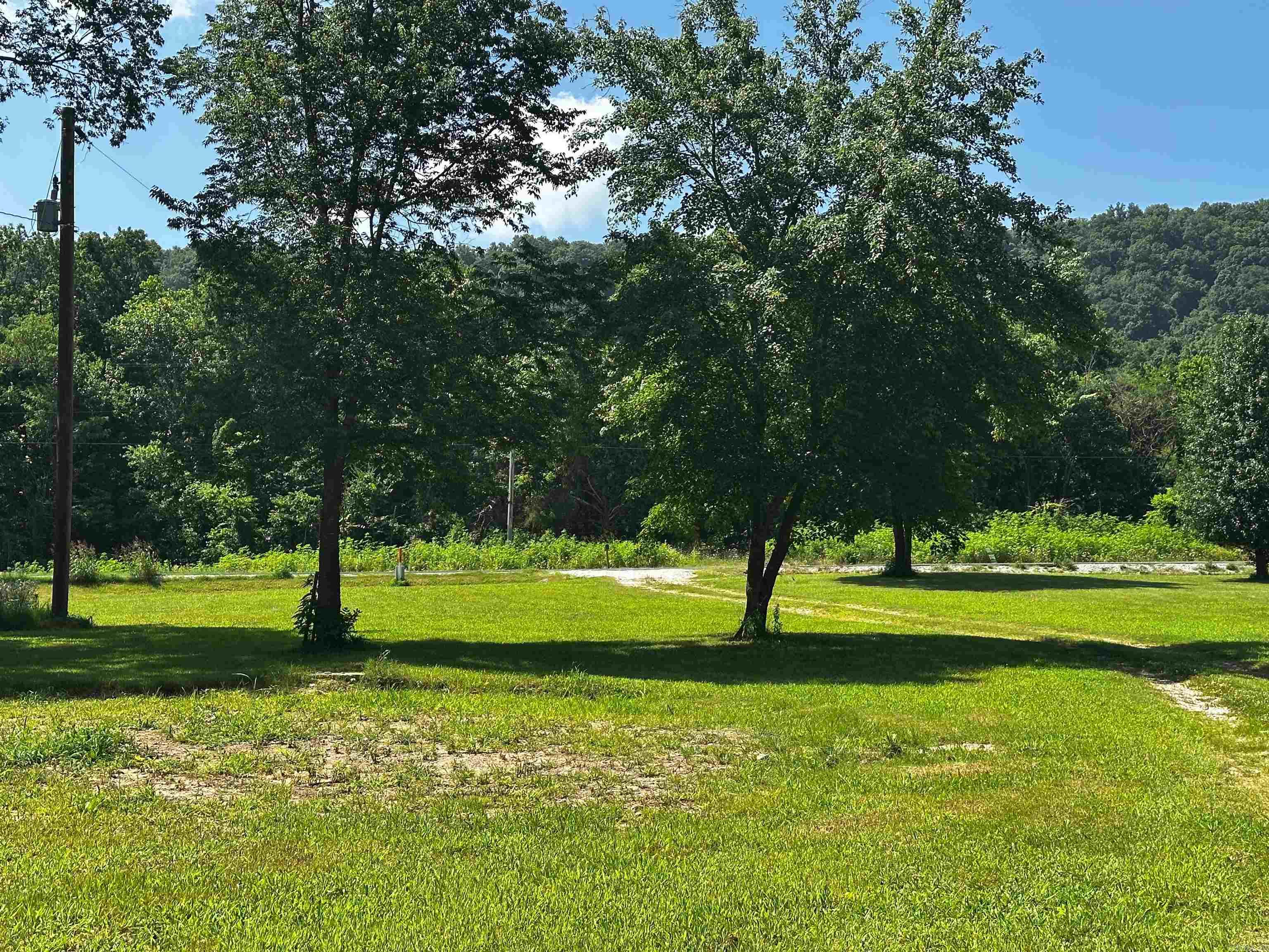 25846 E Highway 14  Mountain View, AR