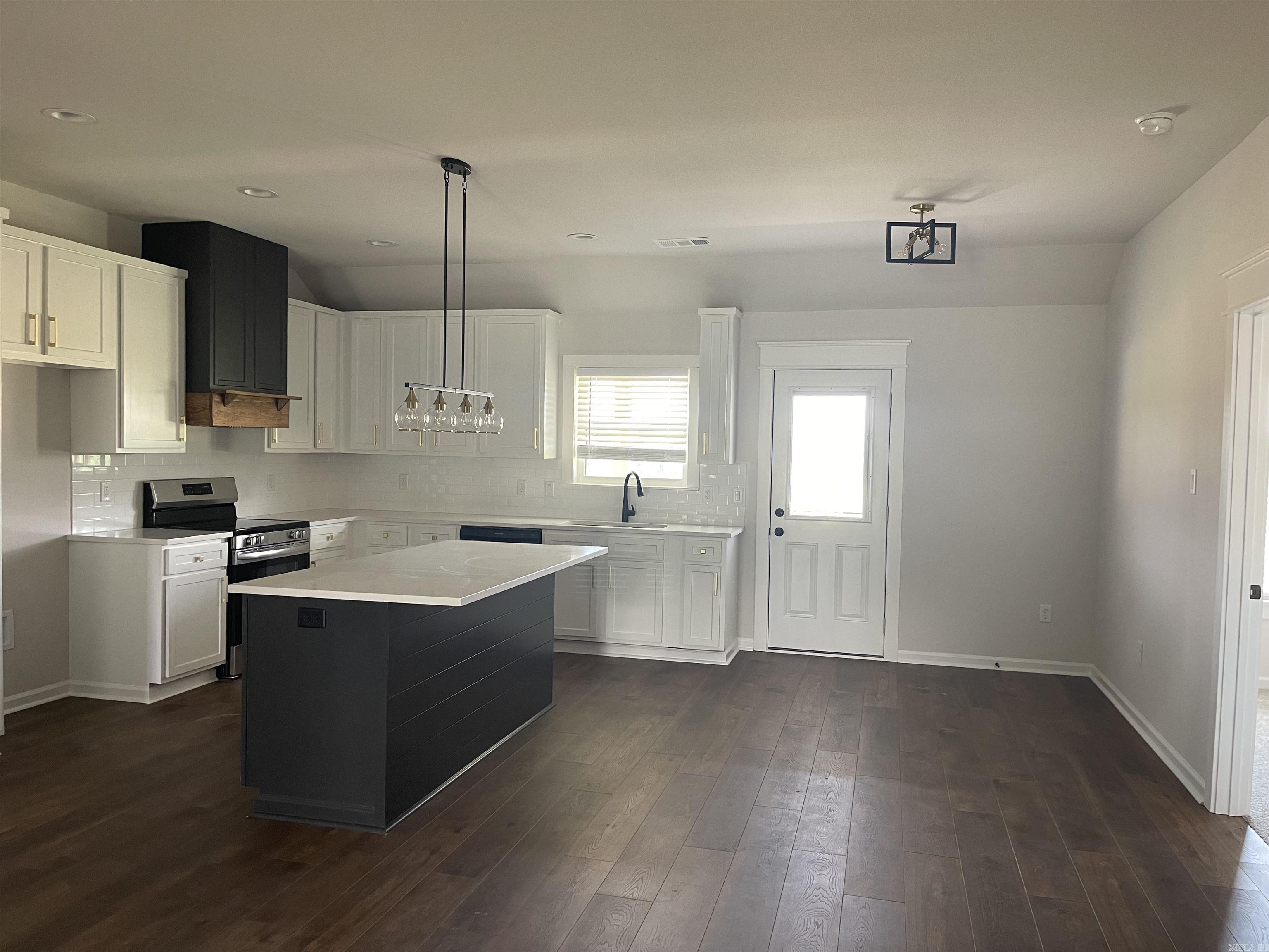 10691 W Miller Sardis  Bauxite, AR