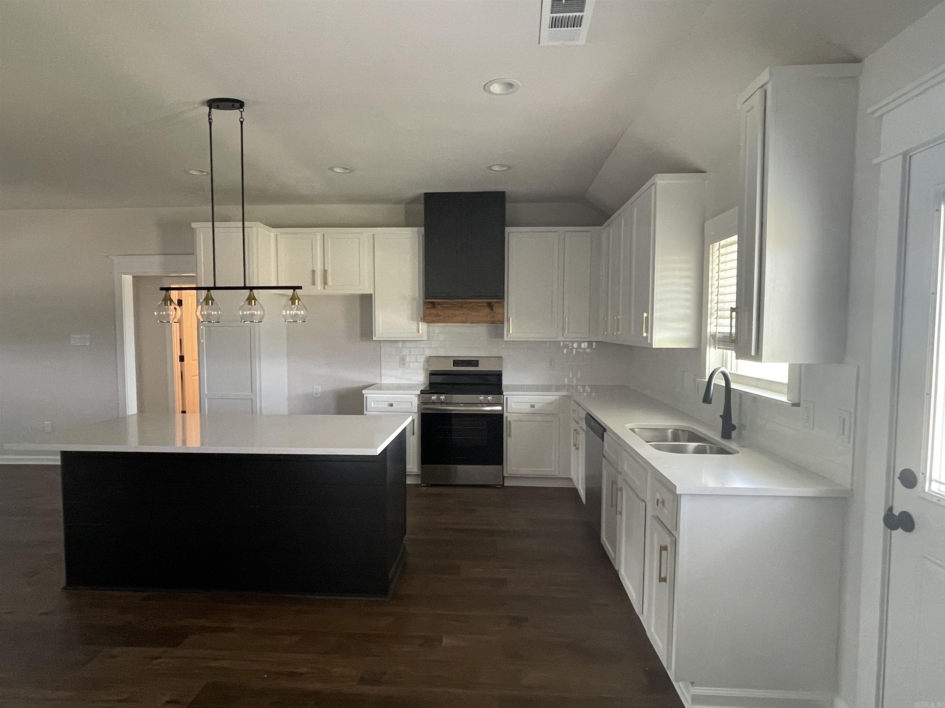 10691 W Miller Sardis  Bauxite, AR