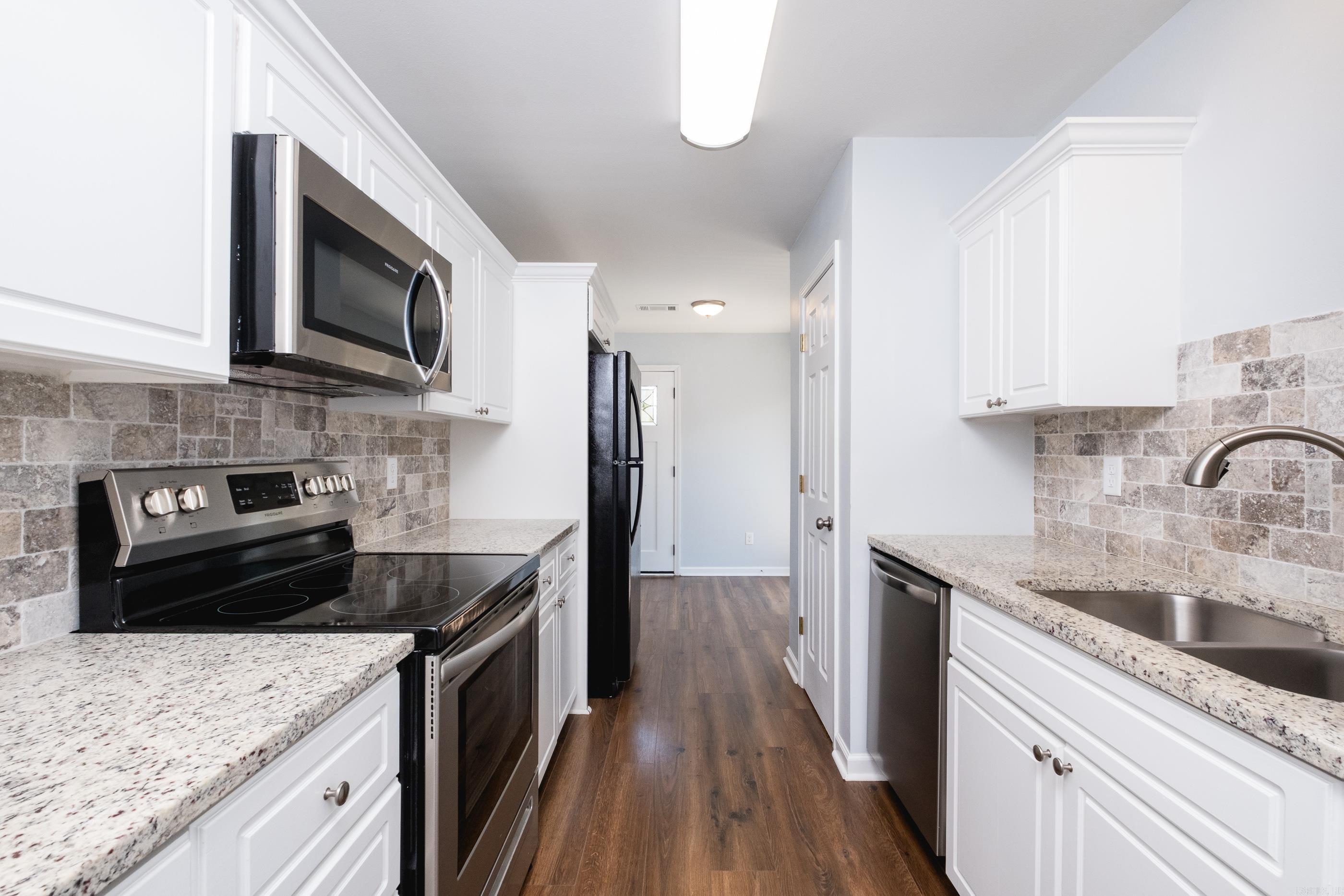 34 HAMPSHIRE  Little Rock, AR