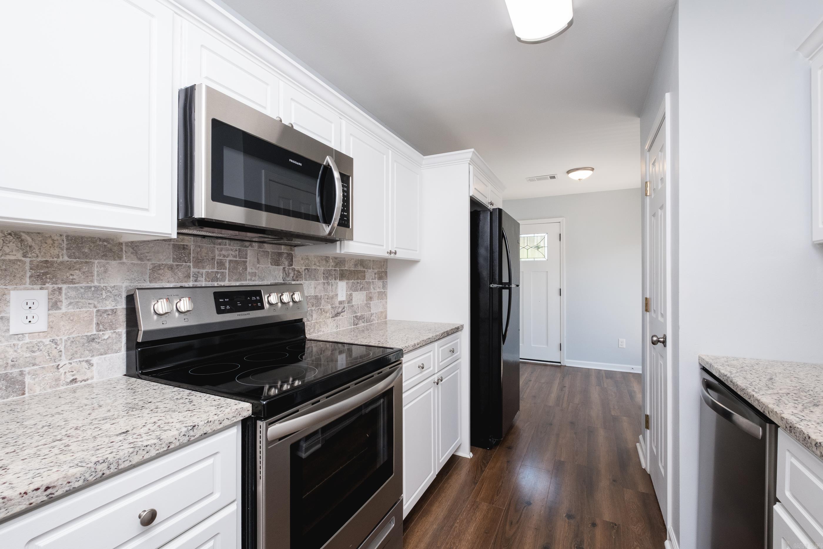 34 HAMPSHIRE  Little Rock, AR