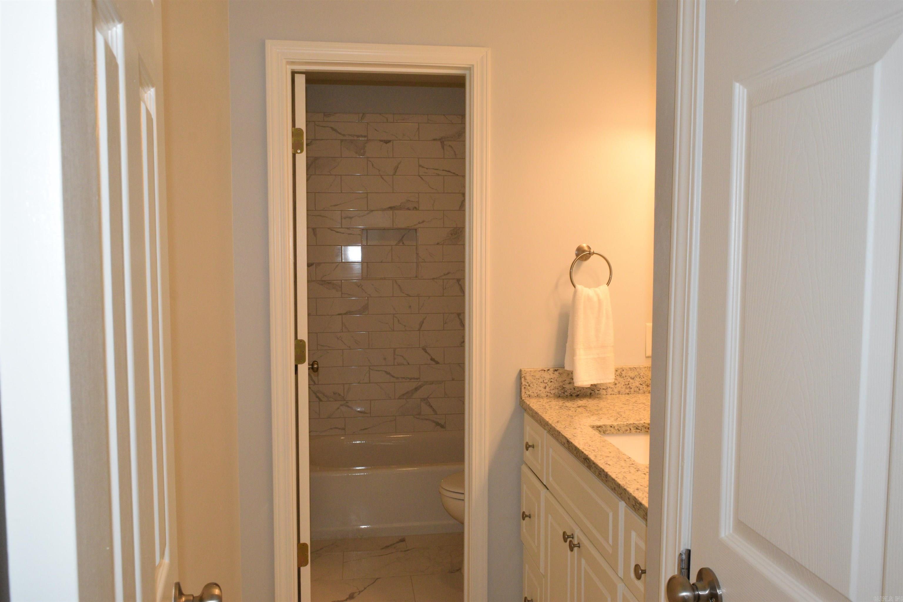 34 HAMPSHIRE  Little Rock, AR
