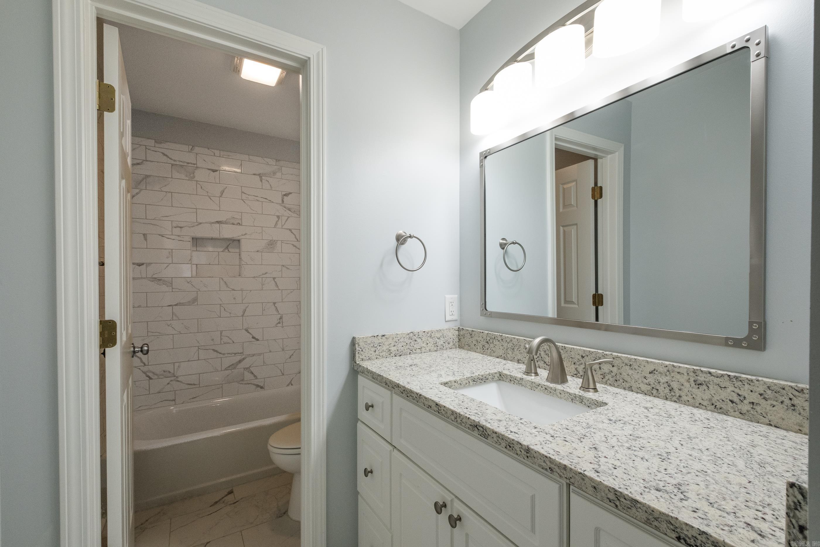 34 HAMPSHIRE  Little Rock, AR