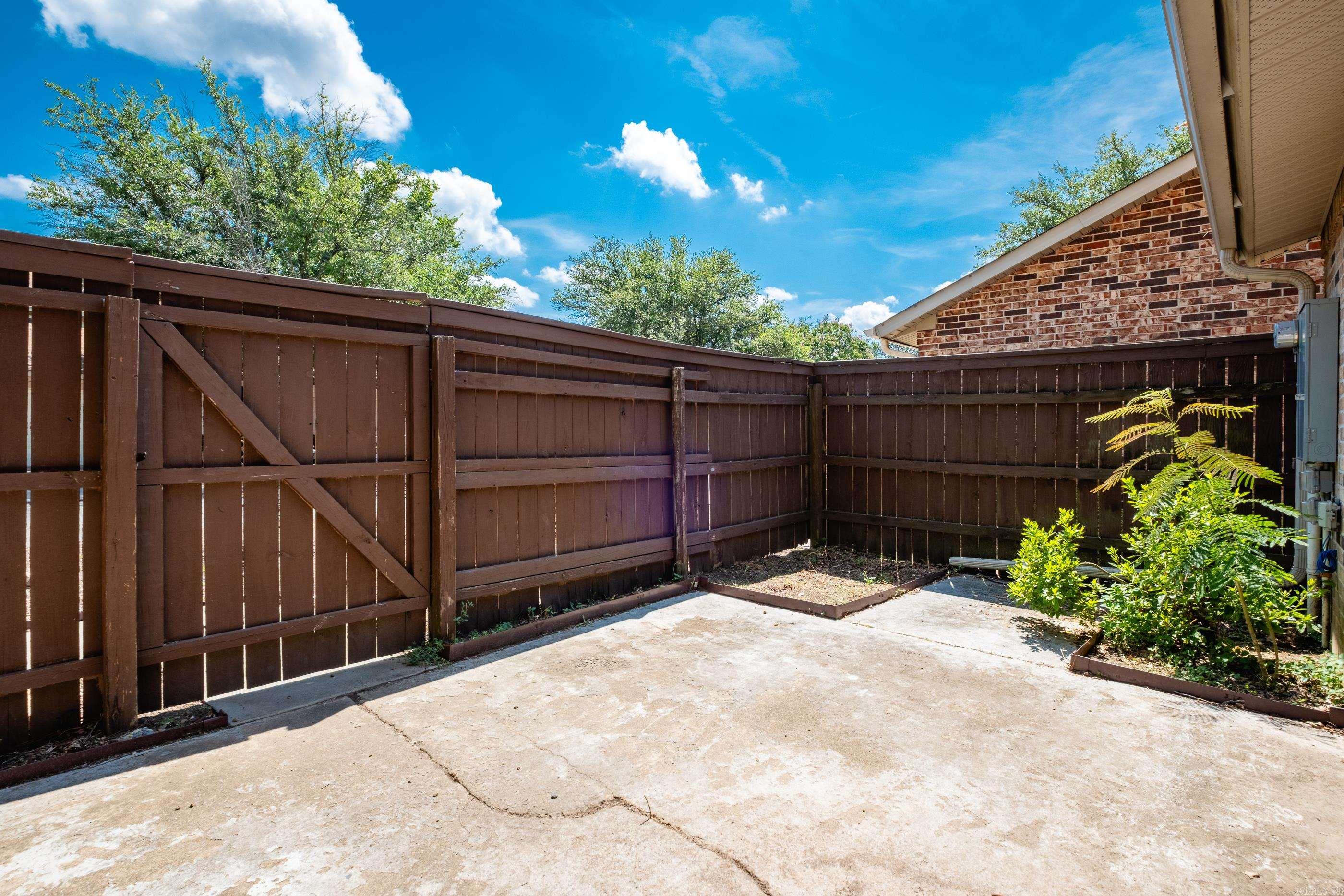 34 HAMPSHIRE  Little Rock, AR