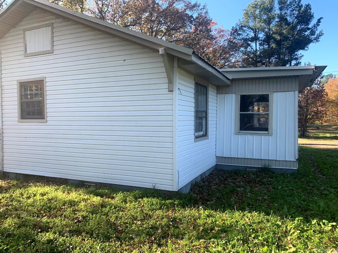 13870 HWy 11 N  Des Arc, AR