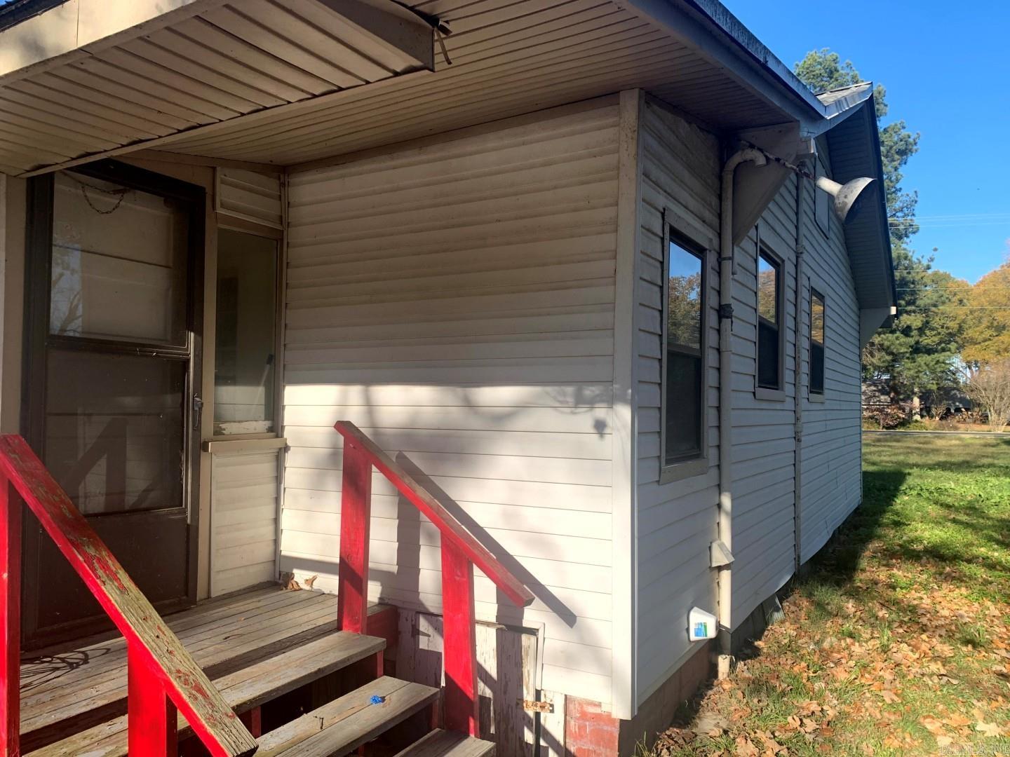 13870 HWy 11 N  Des Arc, AR