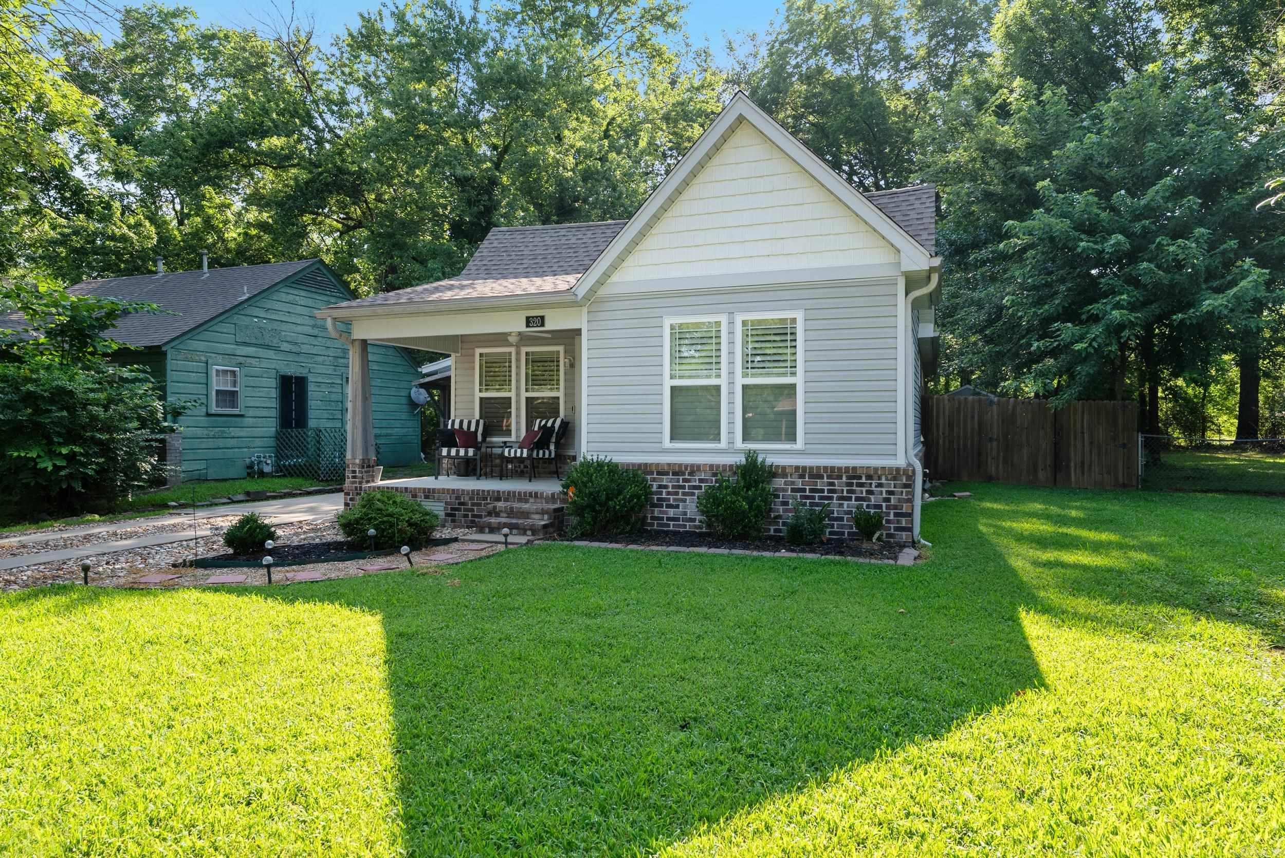 320 Mitchell  Conway, AR