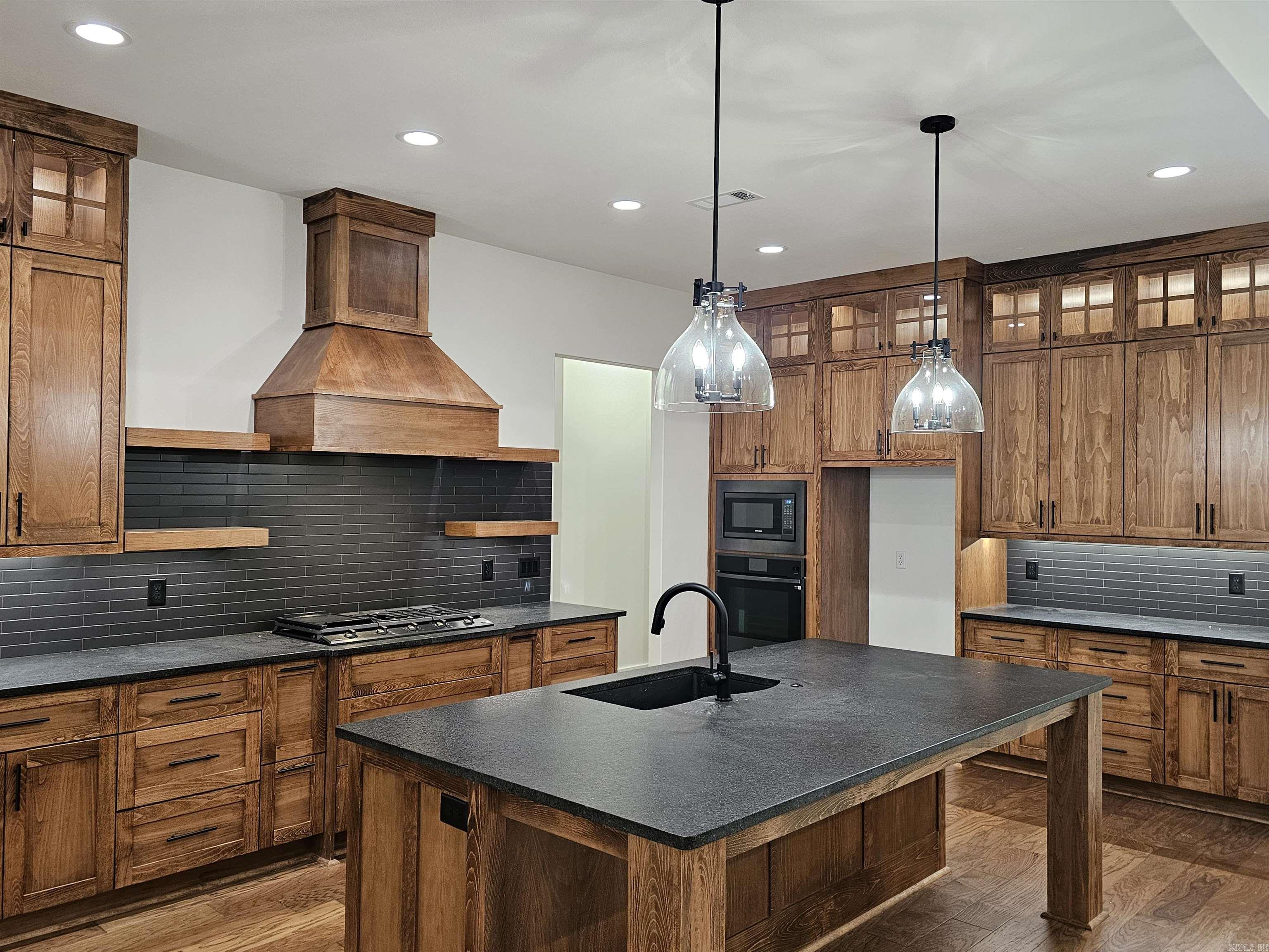 3053 Avilla Manor  Alexander, AR