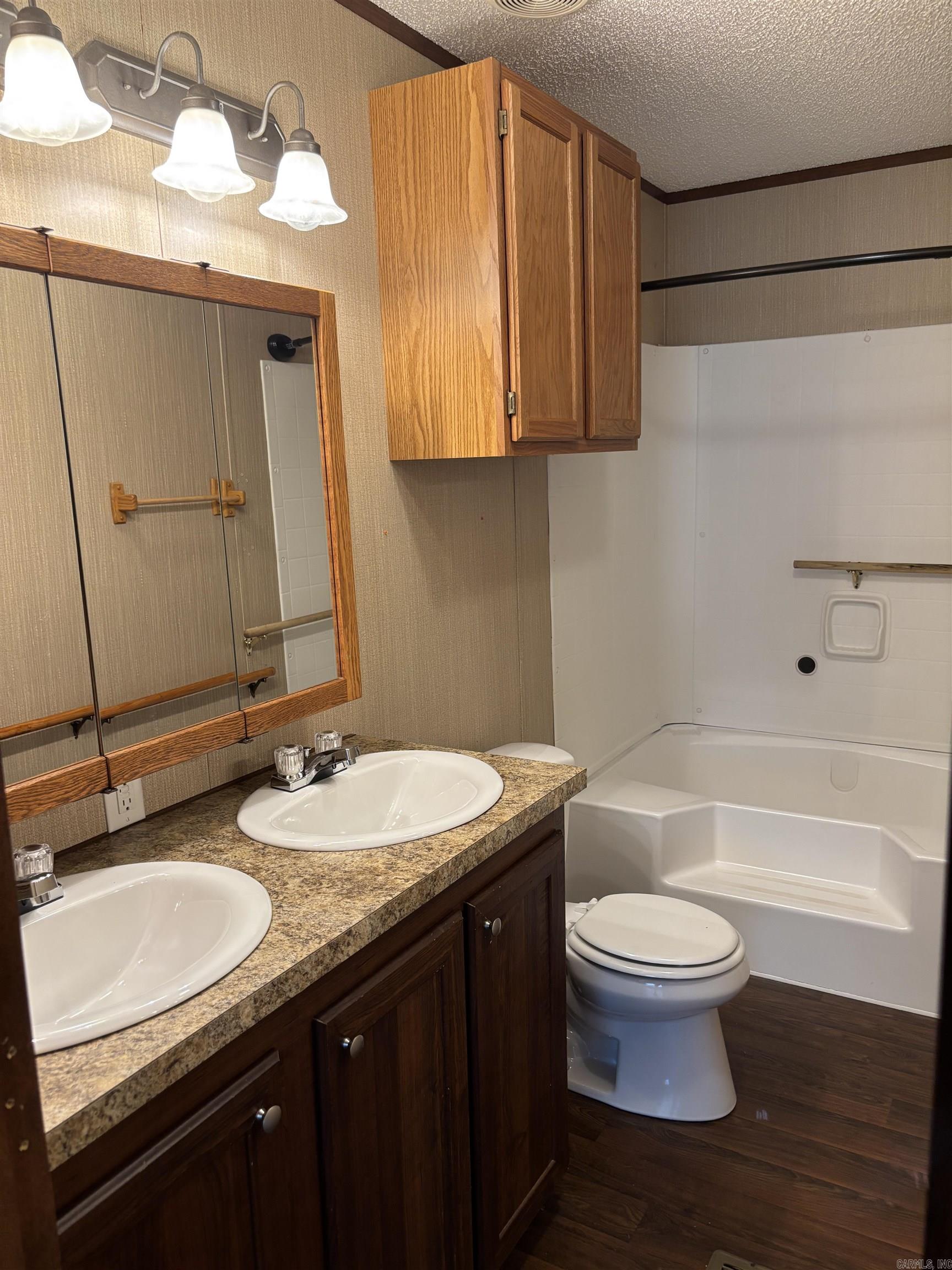 25 E King St  Lamar, AR