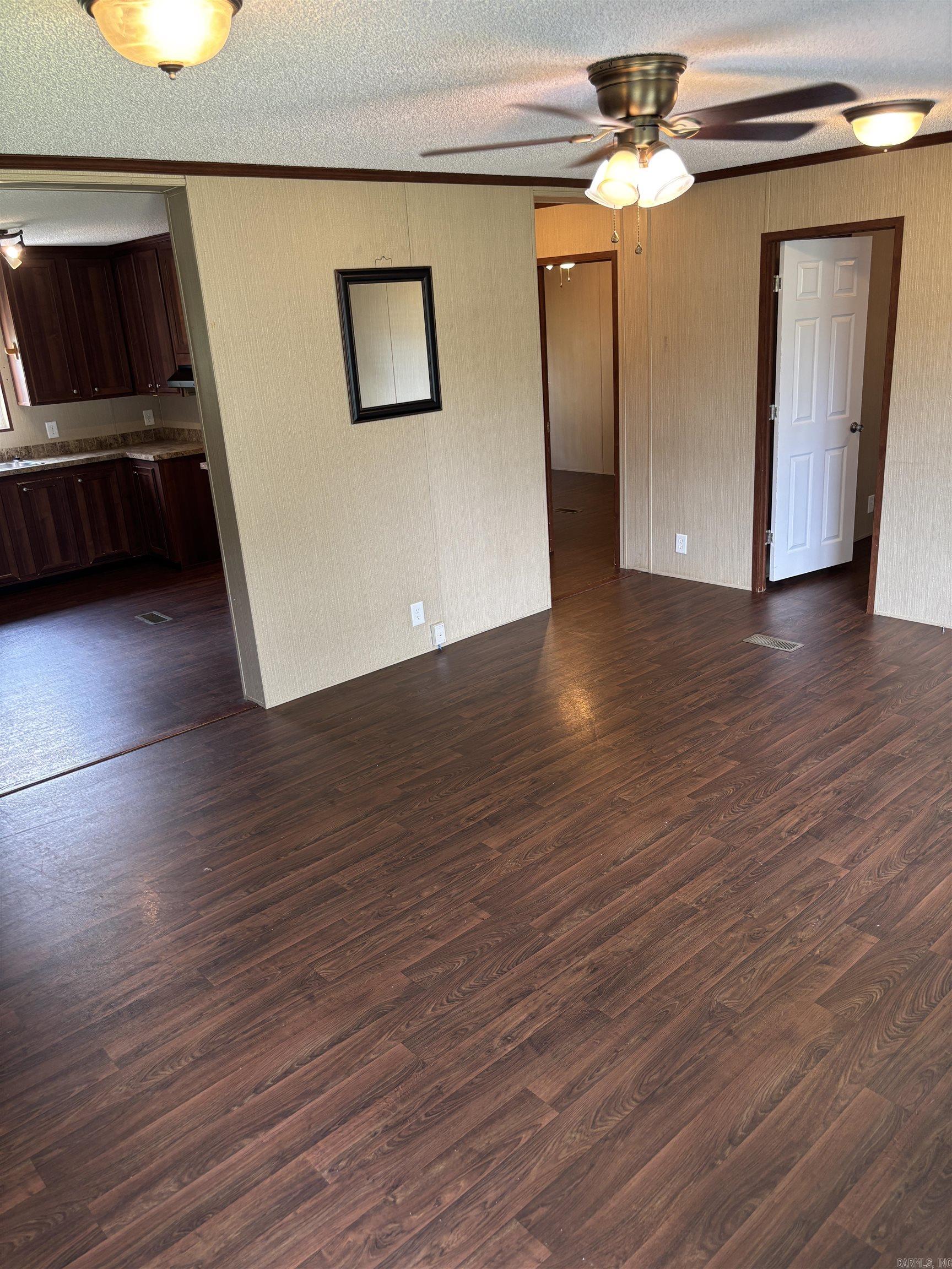 25 E King St  Lamar, AR