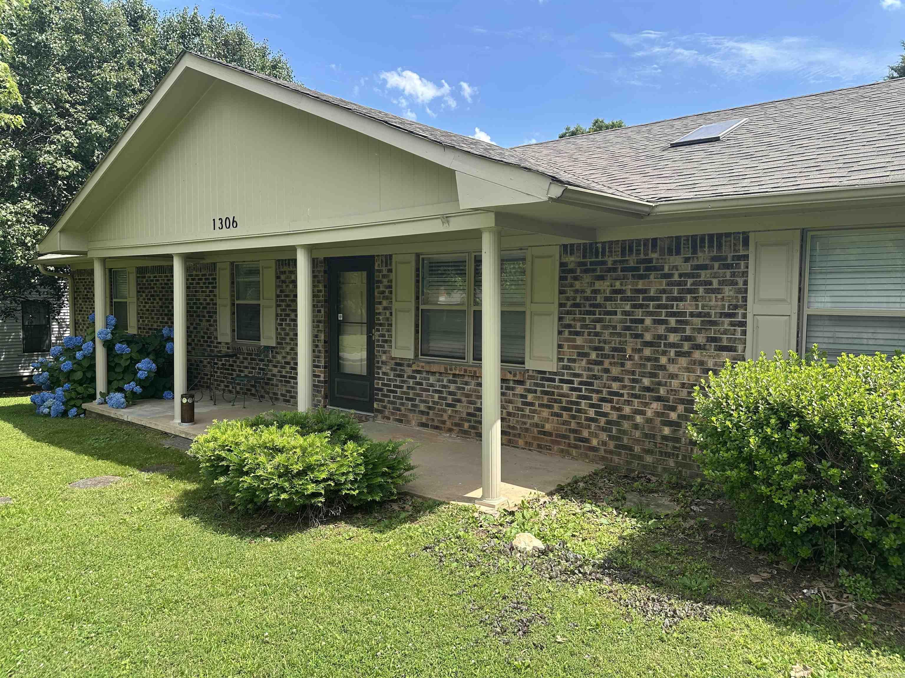 1306 W Emerson  Paragould, AR