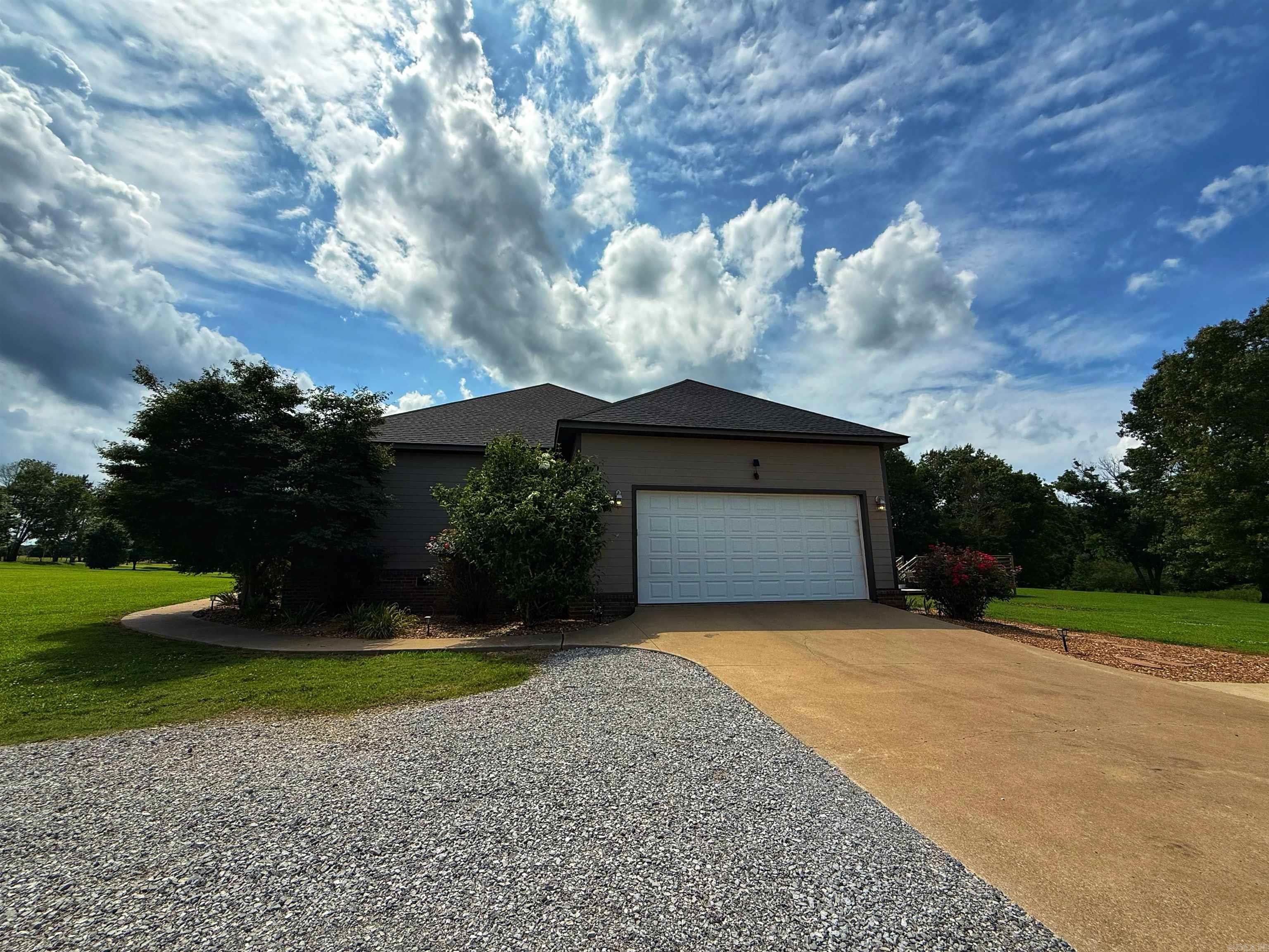 70 Gates  Batesville, AR